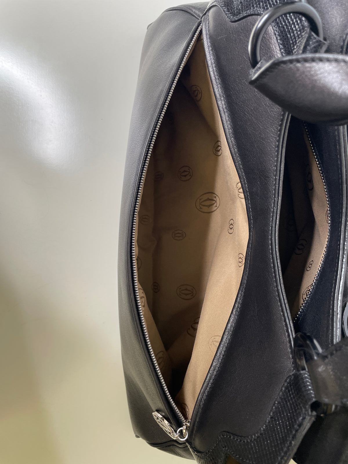 Cartier – Borsa a Spalla Marcello in Pelle Nera con Inserti in Lucertola