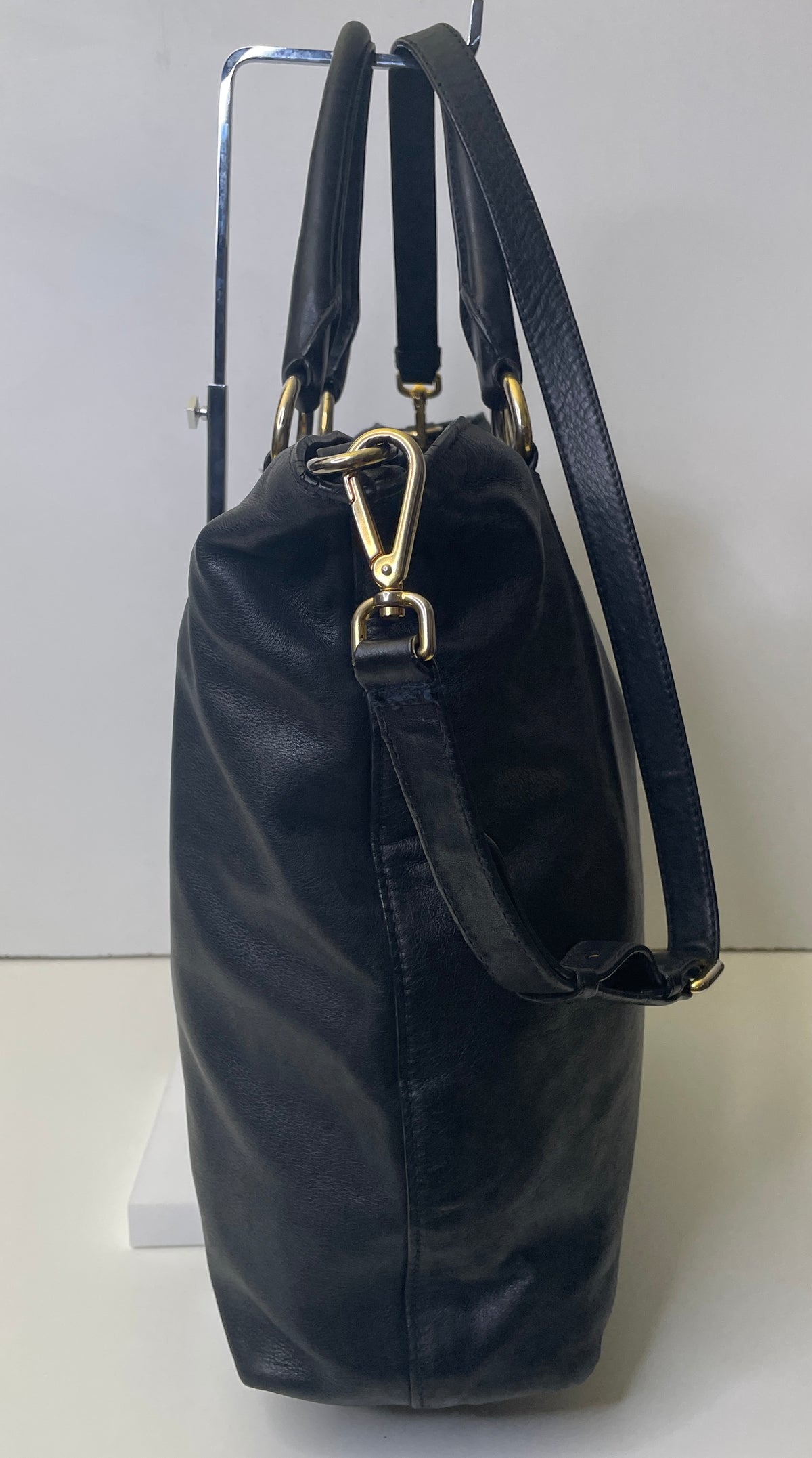 Prada - Shopper Grande in Pelle Nera Liscia con Tracolla e Interno Daino Beige