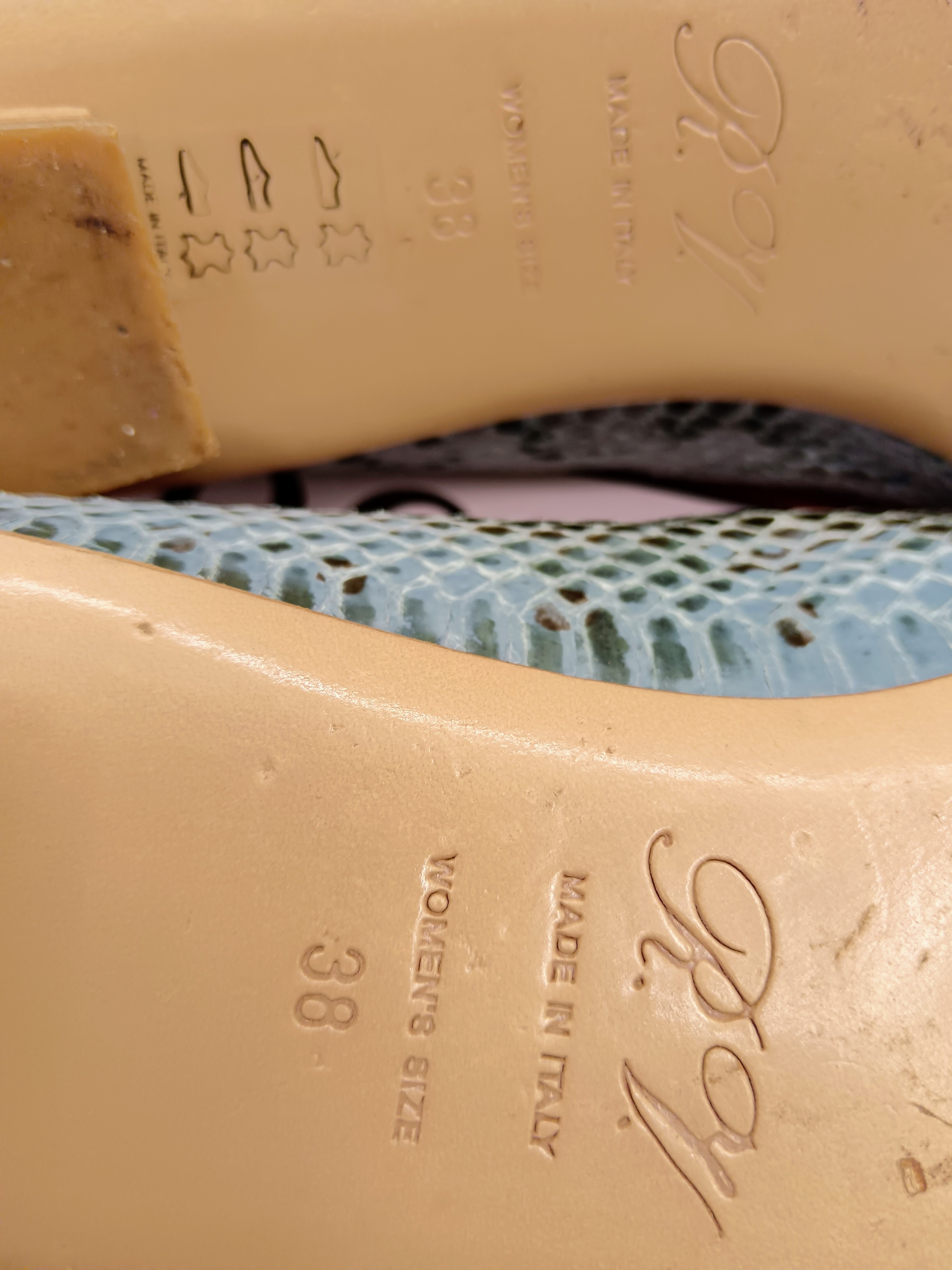 Roger Vivier - Décolleté Pumps “Belle Vivier" Pitone Azzurro