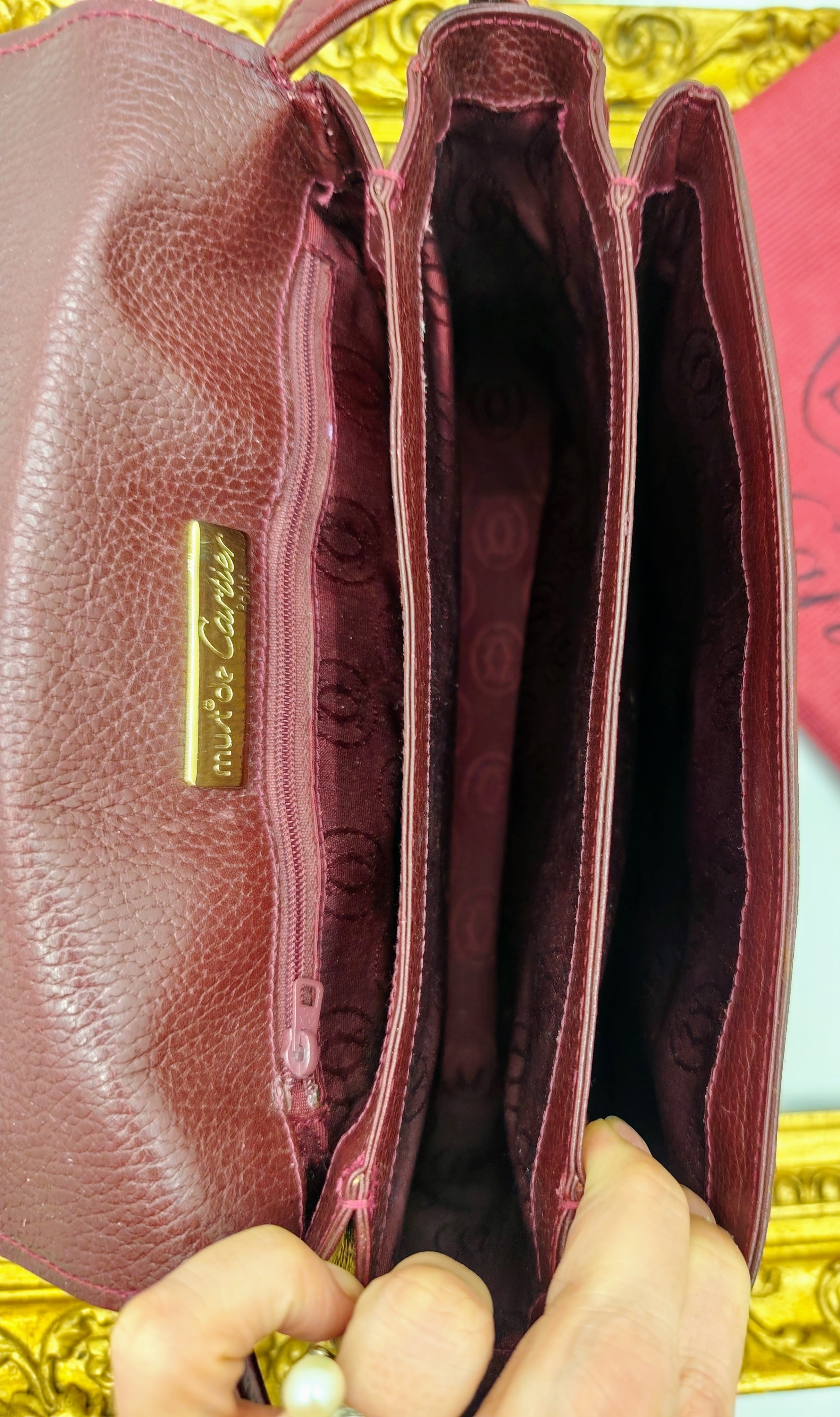 Cartier - Camera Bag a Tracolla con Charm in Pelle Vintage