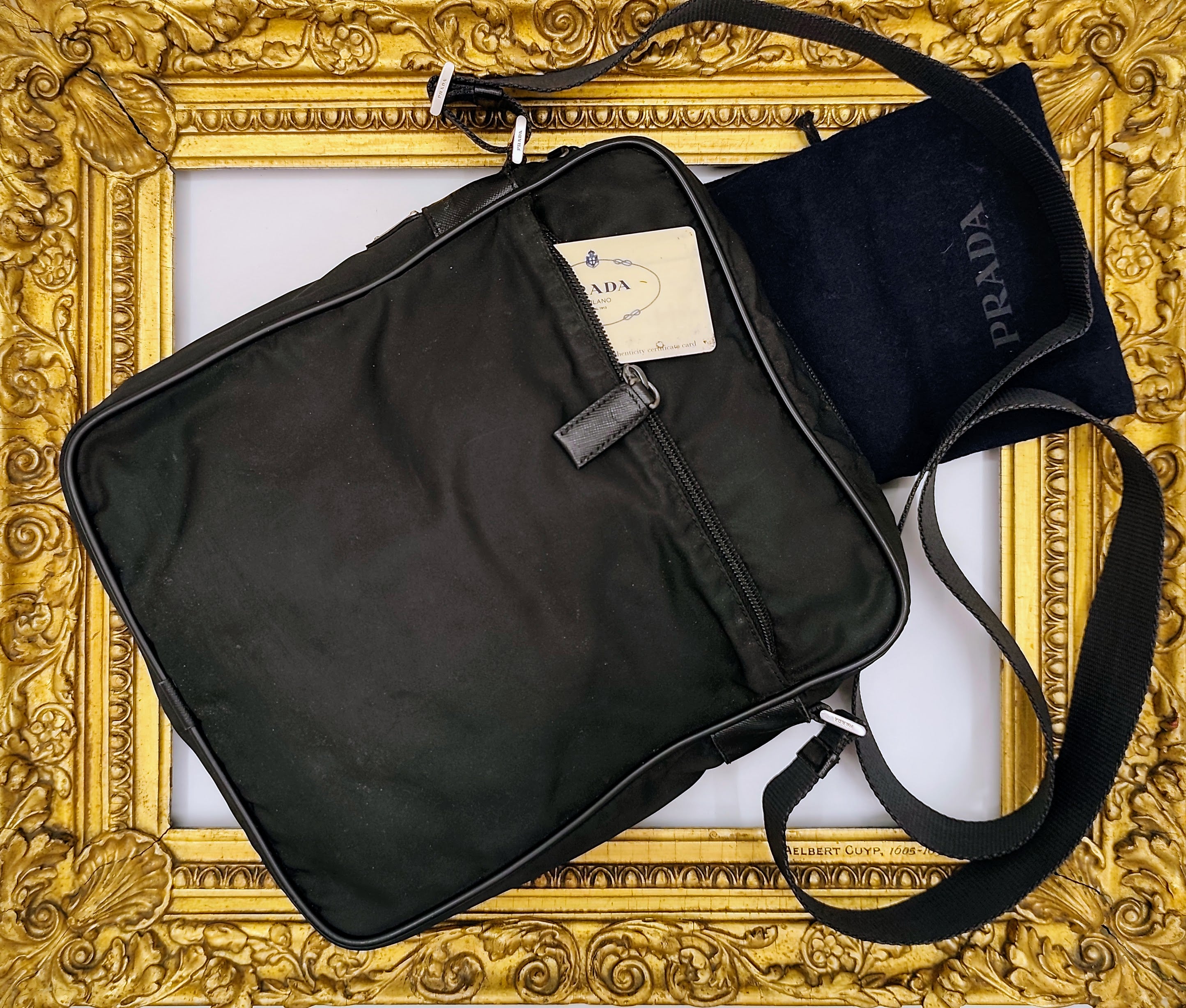 Prada – Borsello Unisex Nylon Nero con Tracolla