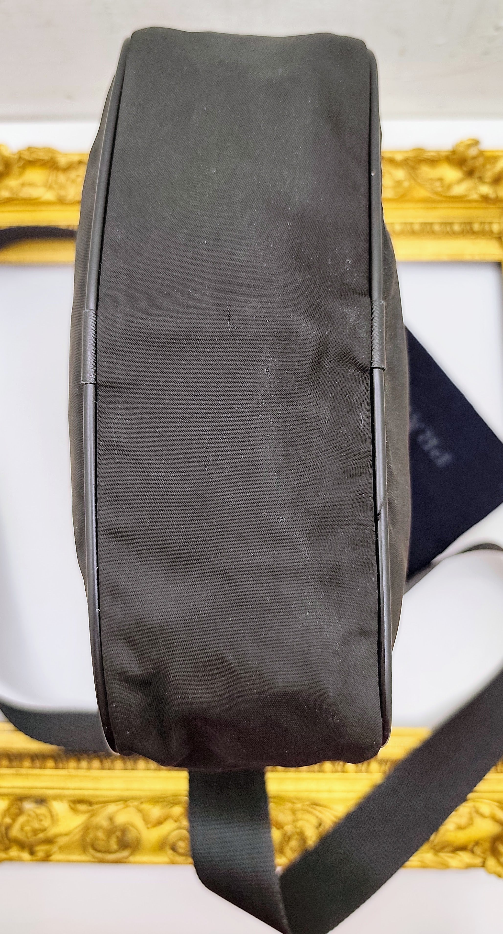 Prada – Borsello Unisex Nylon Nero con Tracolla