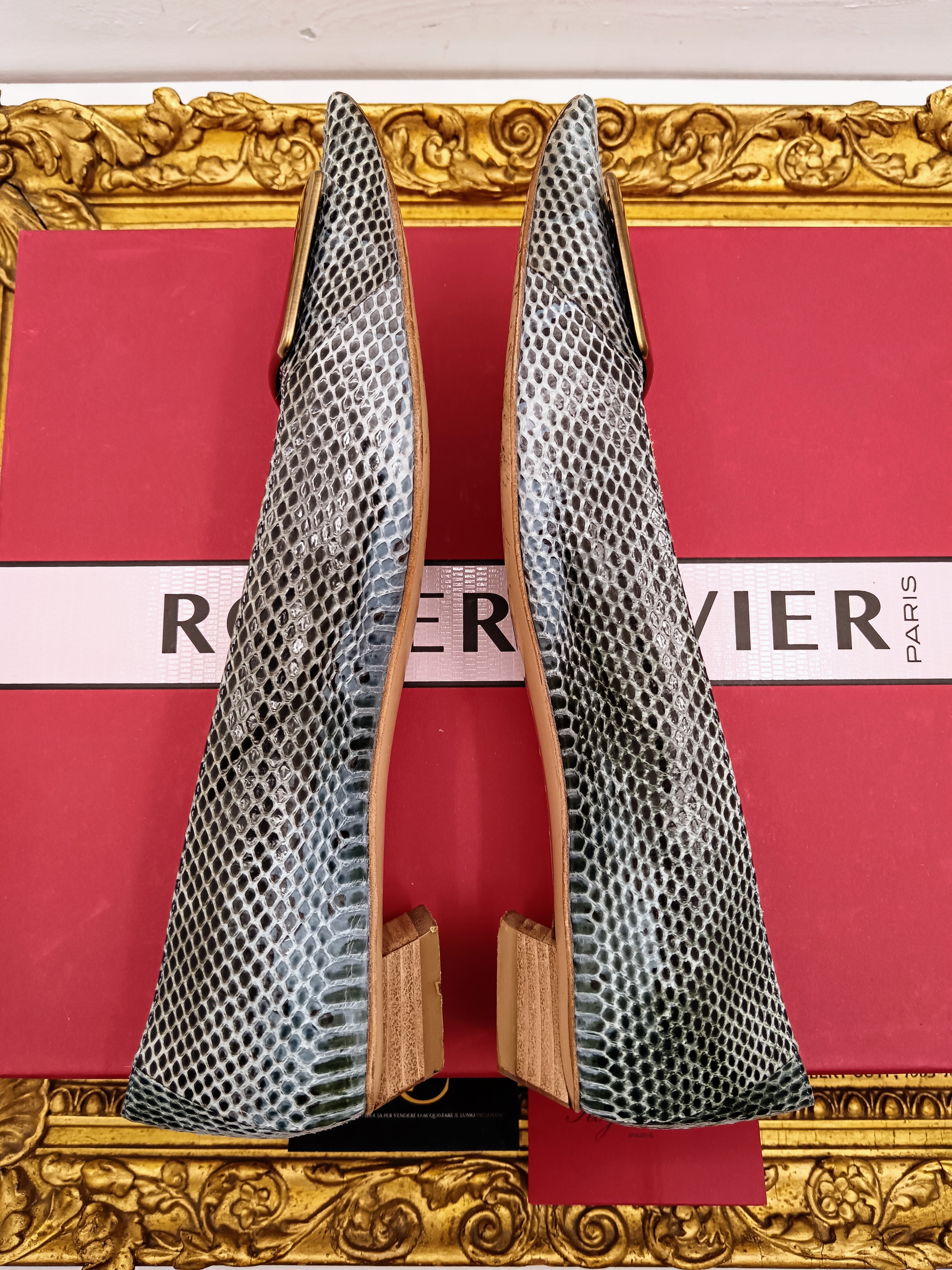 Roger Vivier - Décolleté Pumps “Belle Vivier" Pitone Azzurro
