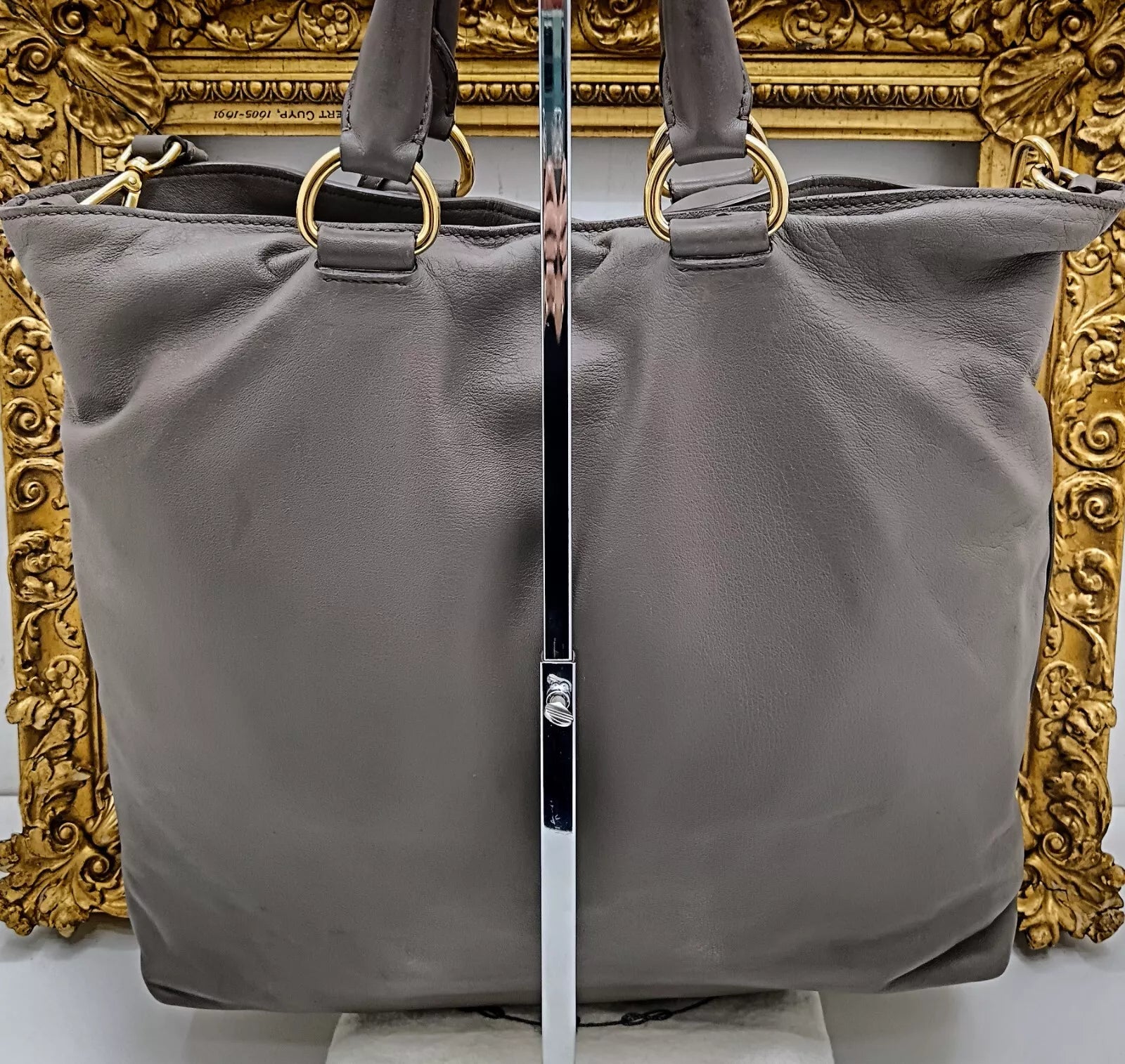 Prada – Shopper a Mano oppure a Tracolla in Pelle Grigia