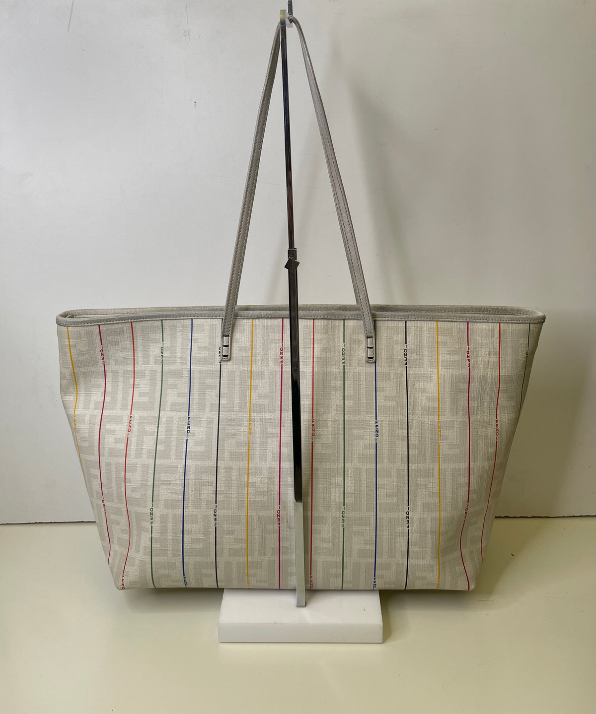 Fendi – Roll Tote FF Zucca Bianca con Righe Multicolore