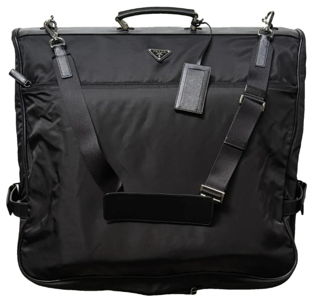 Prada - Borsone Porta Abiti da Viaggio in Re-Nylon e Pelle Nera