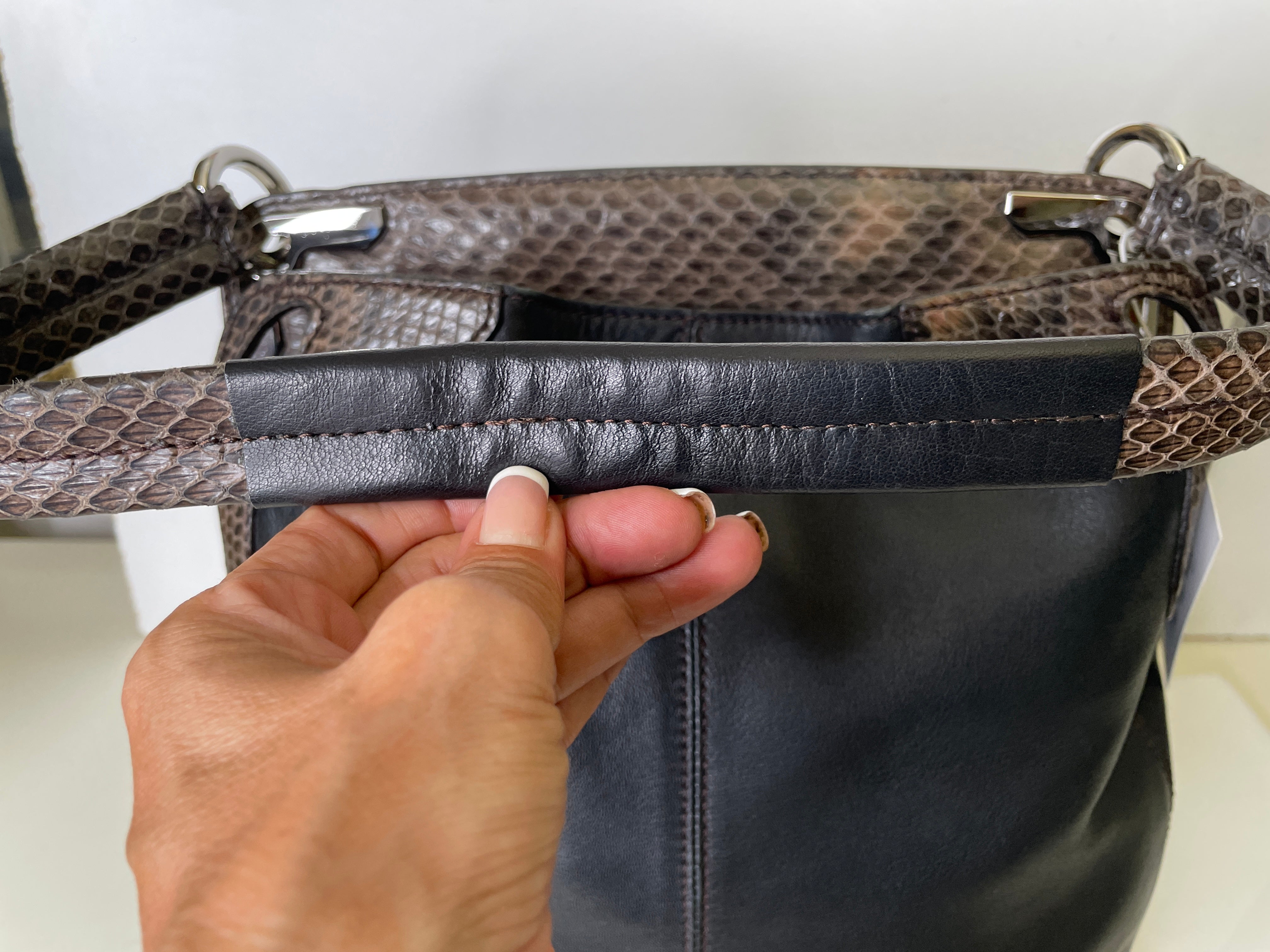 Cartier Marcello Bislunga Pelle Nera Con Tracolla