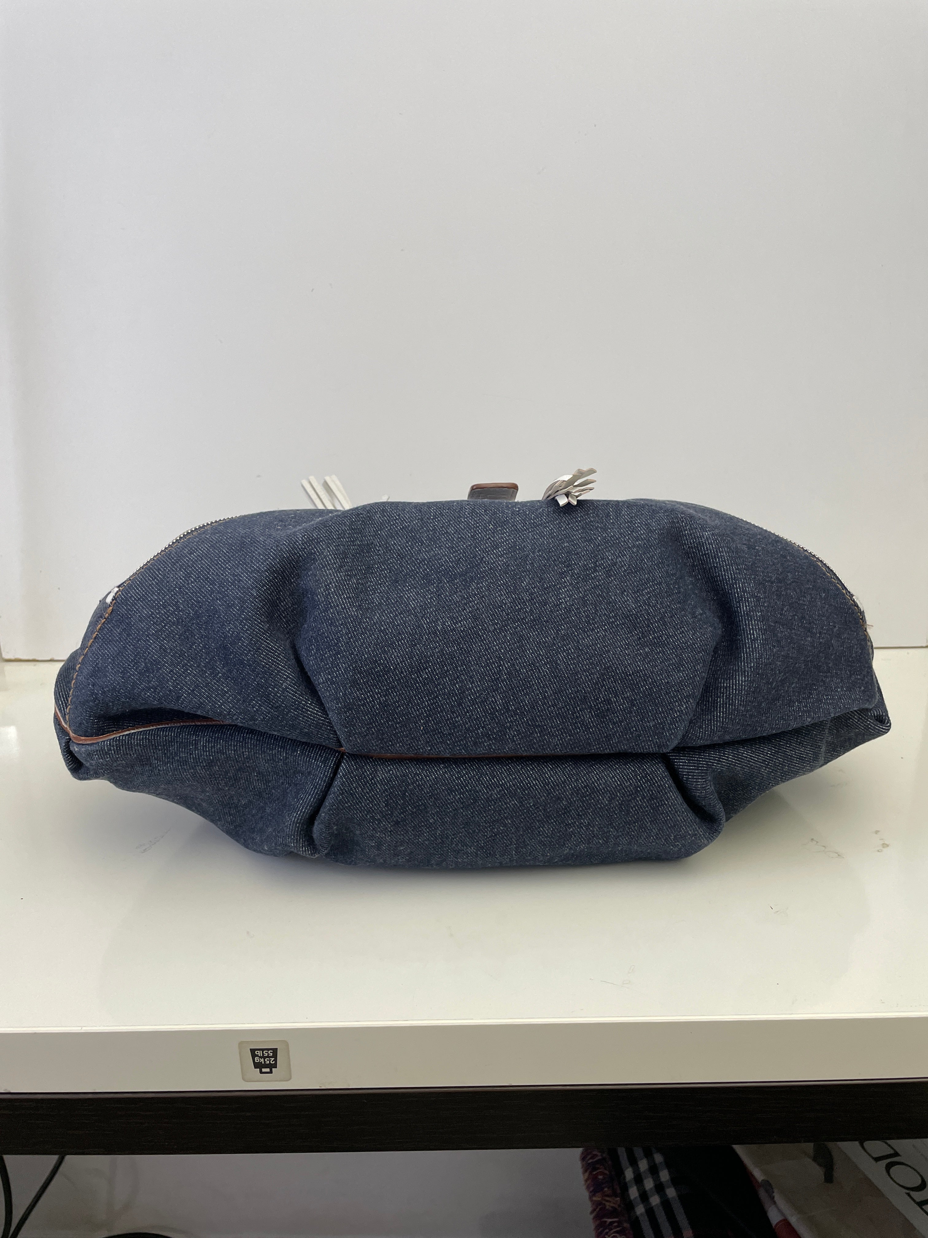 Ferragamo - Borsa a Spalla mod. "ROPE" denim blu con inserti in pelle bianca e manico corda