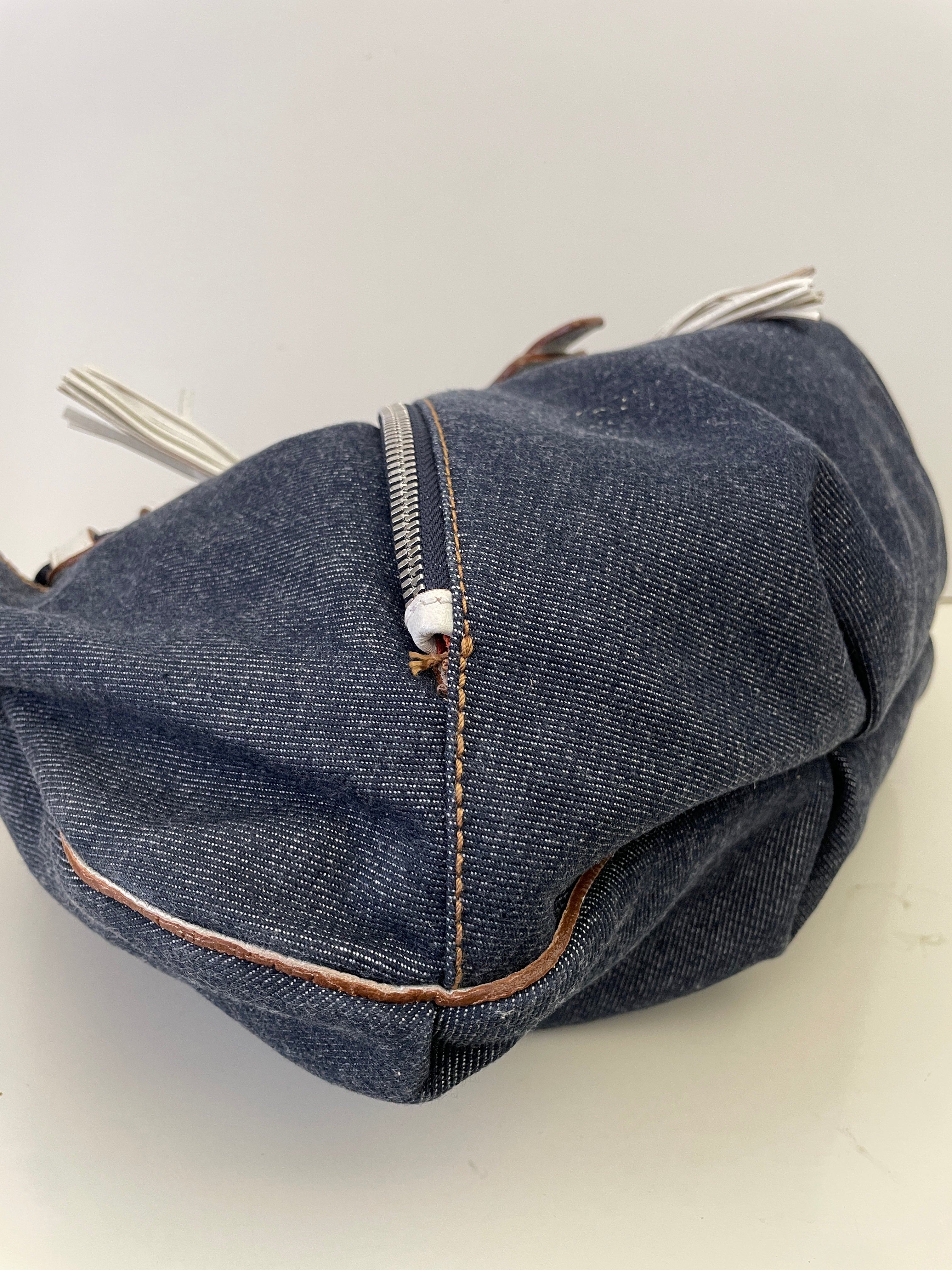 Ferragamo - Borsa a Spalla mod. "ROPE" denim blu con inserti in pelle bianca e manico corda