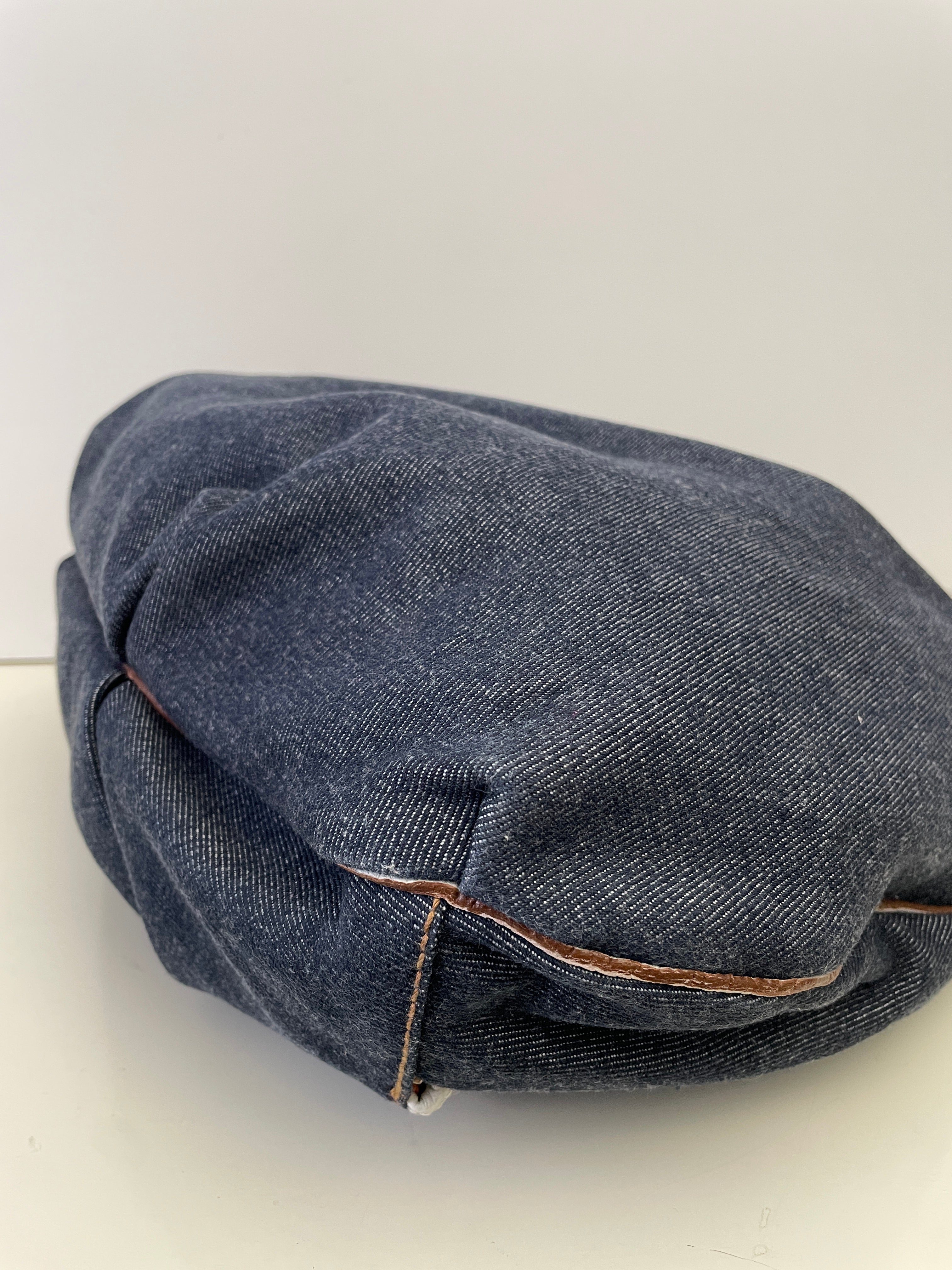 Ferragamo - Borsa a Spalla mod. "ROPE" denim blu con inserti in pelle bianca e manico corda