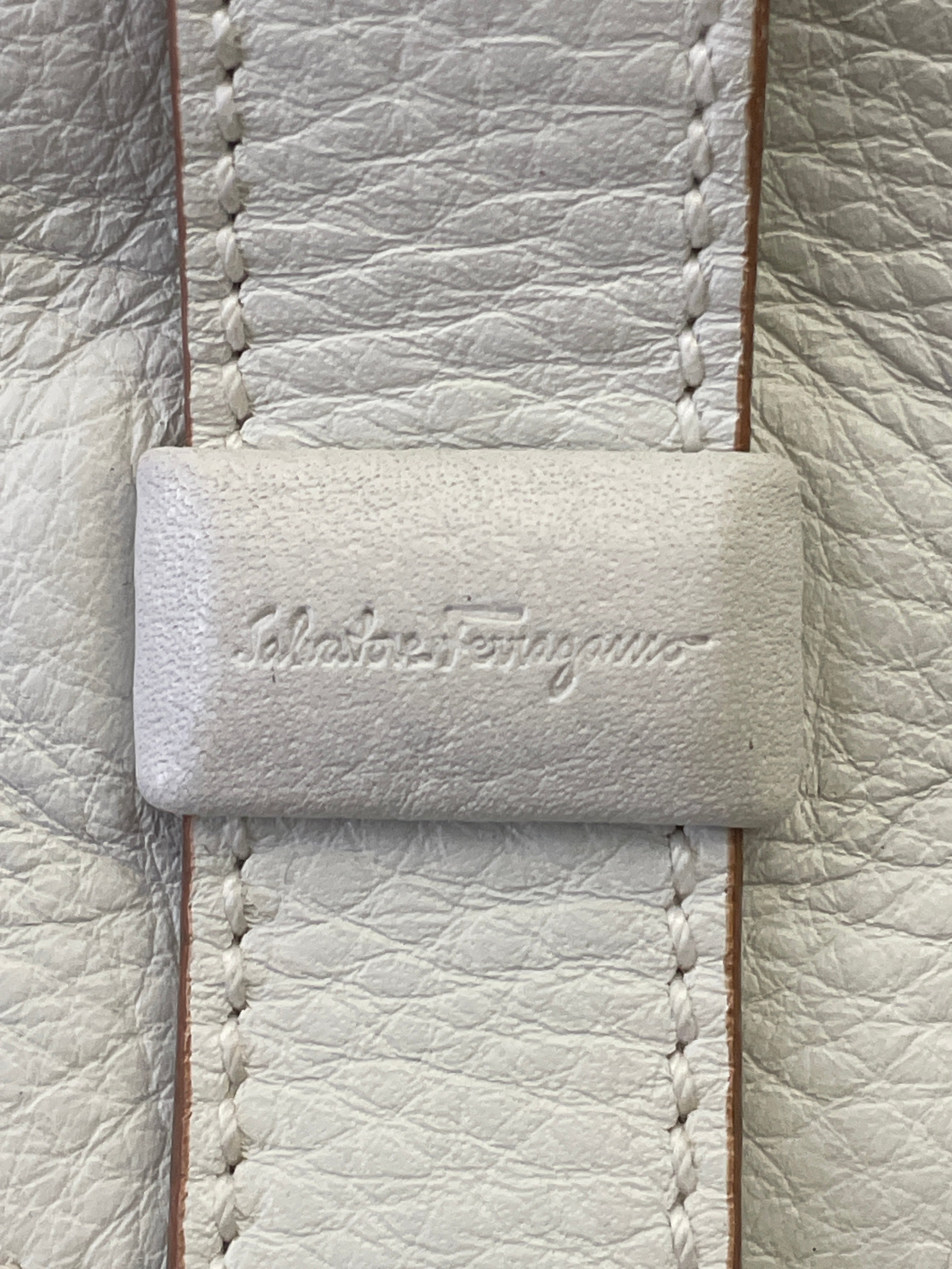 Ferragamo - Borsa a Spalla mod. "ROPE" denim blu con inserti in pelle bianca e manico corda