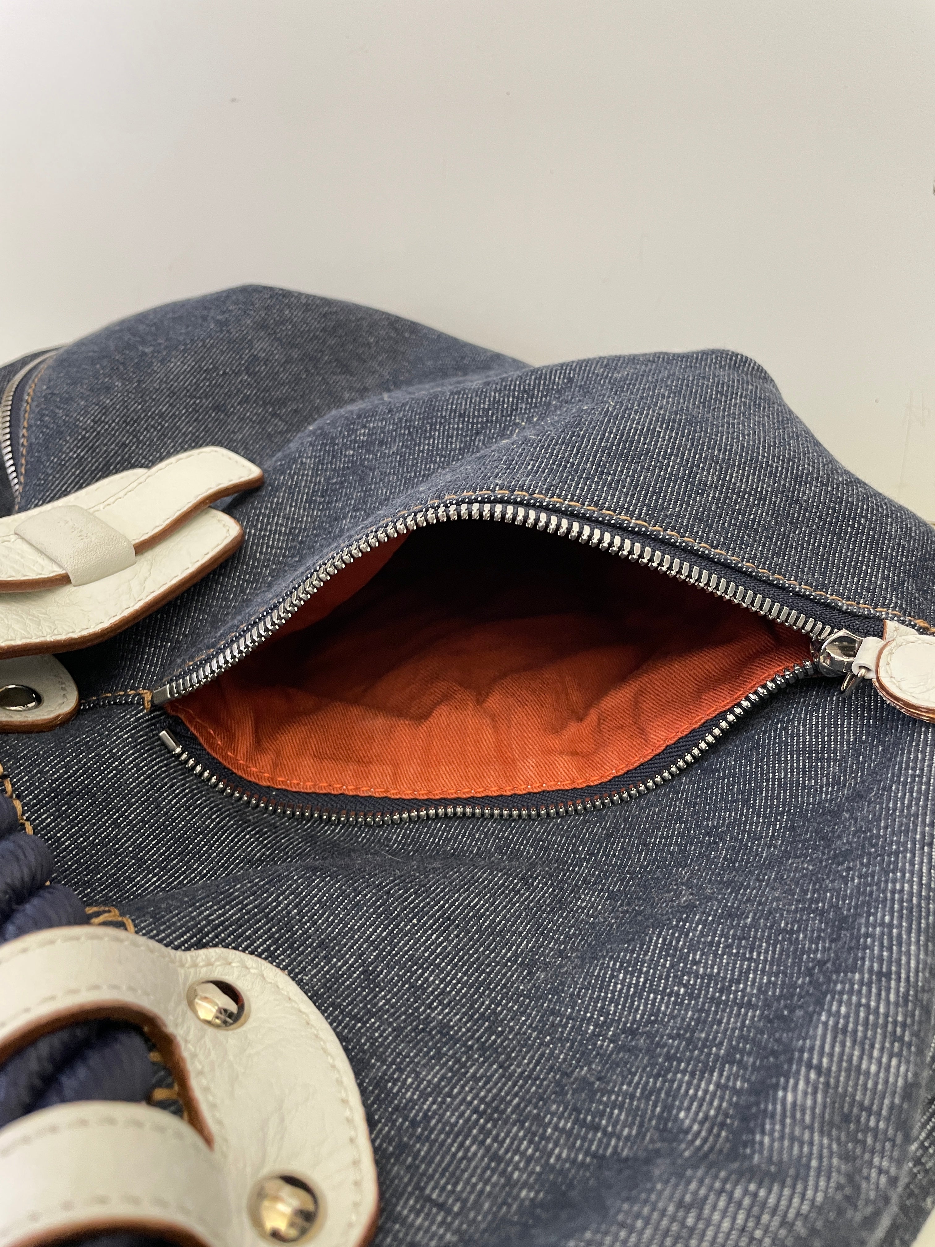 Ferragamo - Borsa a Spalla mod. "ROPE" denim blu con inserti in pelle bianca e manico corda