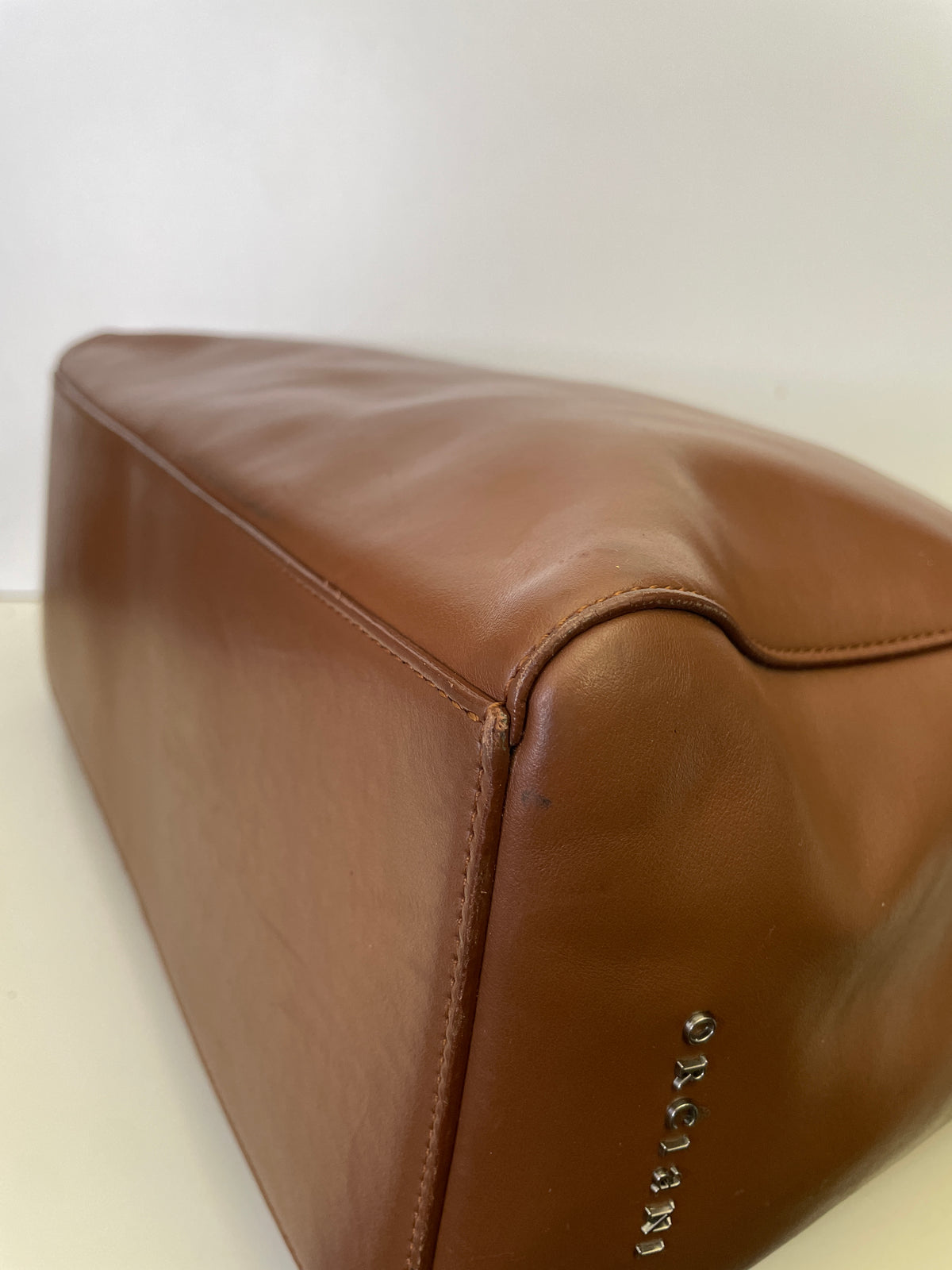 Orciani - Sveva Grande Pelle Liscia Cognac con borchiette