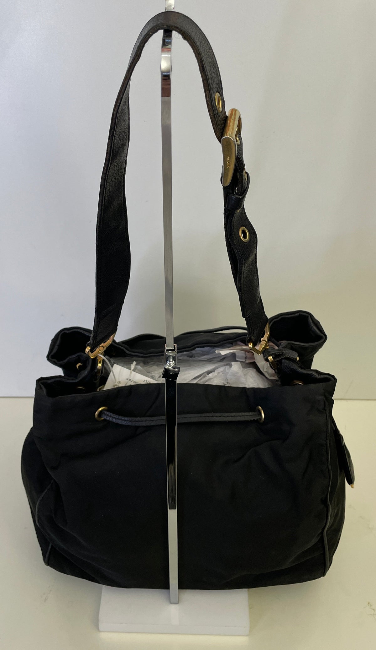 Prada - Secchiello in nylon nero