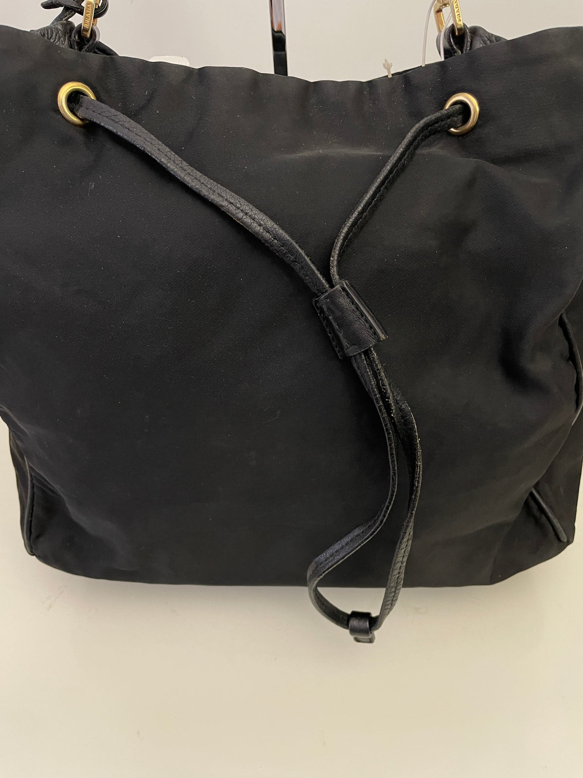Prada - Secchiello in nylon nero