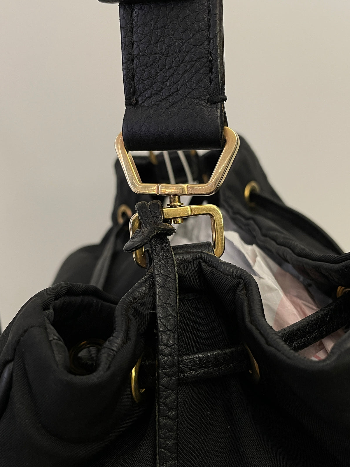 Prada - Secchiello in nylon nero