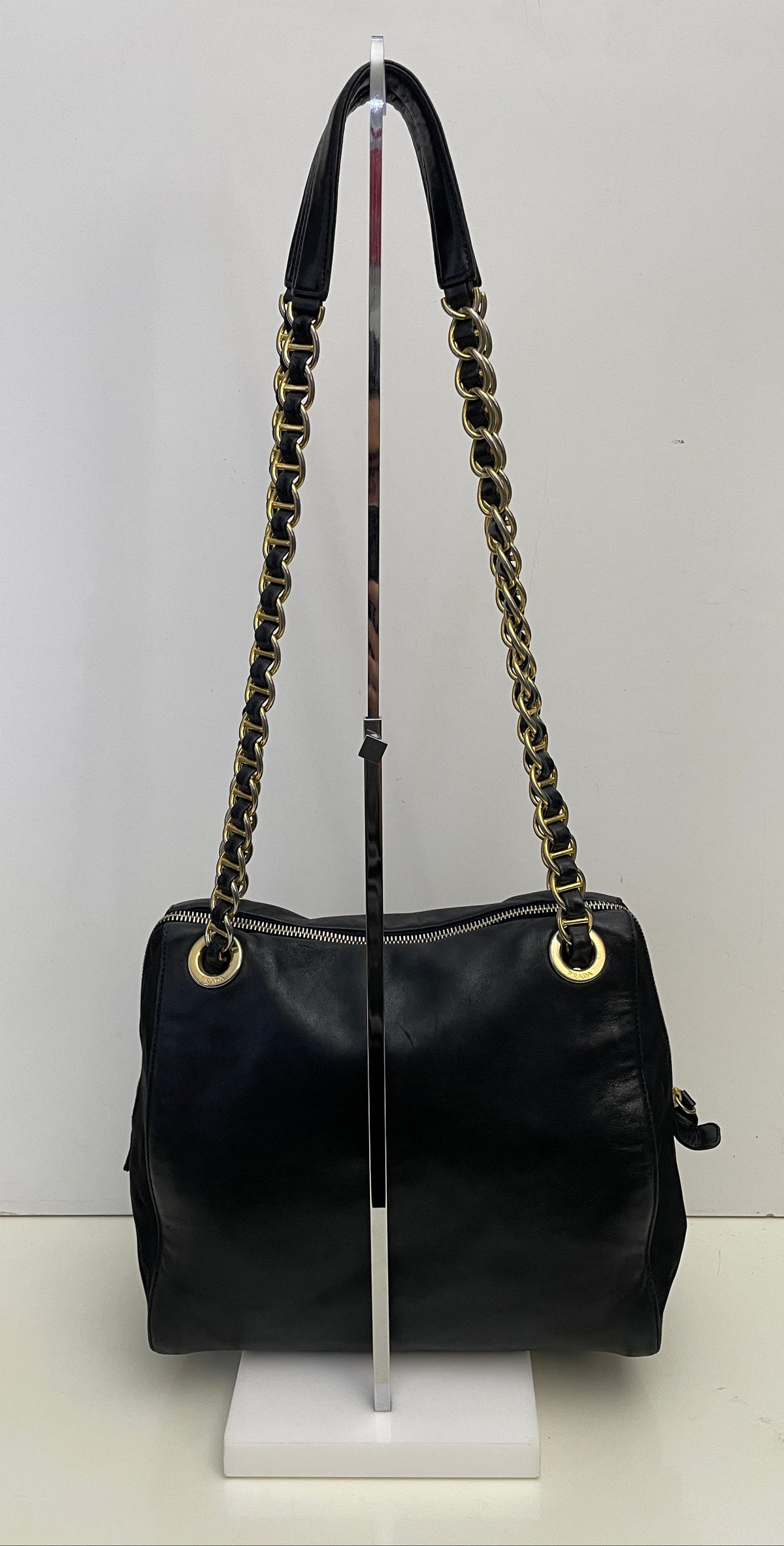 Prada - Borsa A Spalla Logo Impresso Vintage In Pelle E Nylon Blu Scuro&nbsp;Con Tracolla Con Catene