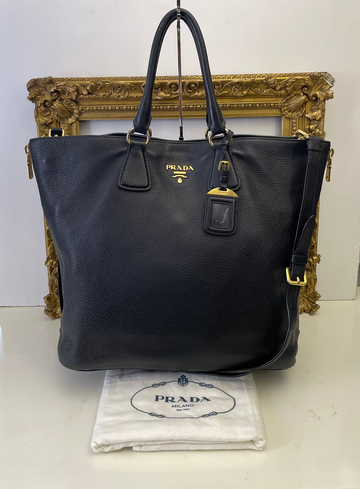 Prada - Shopper Espandibile in Pelle Martellata Nera Con Manici Corti