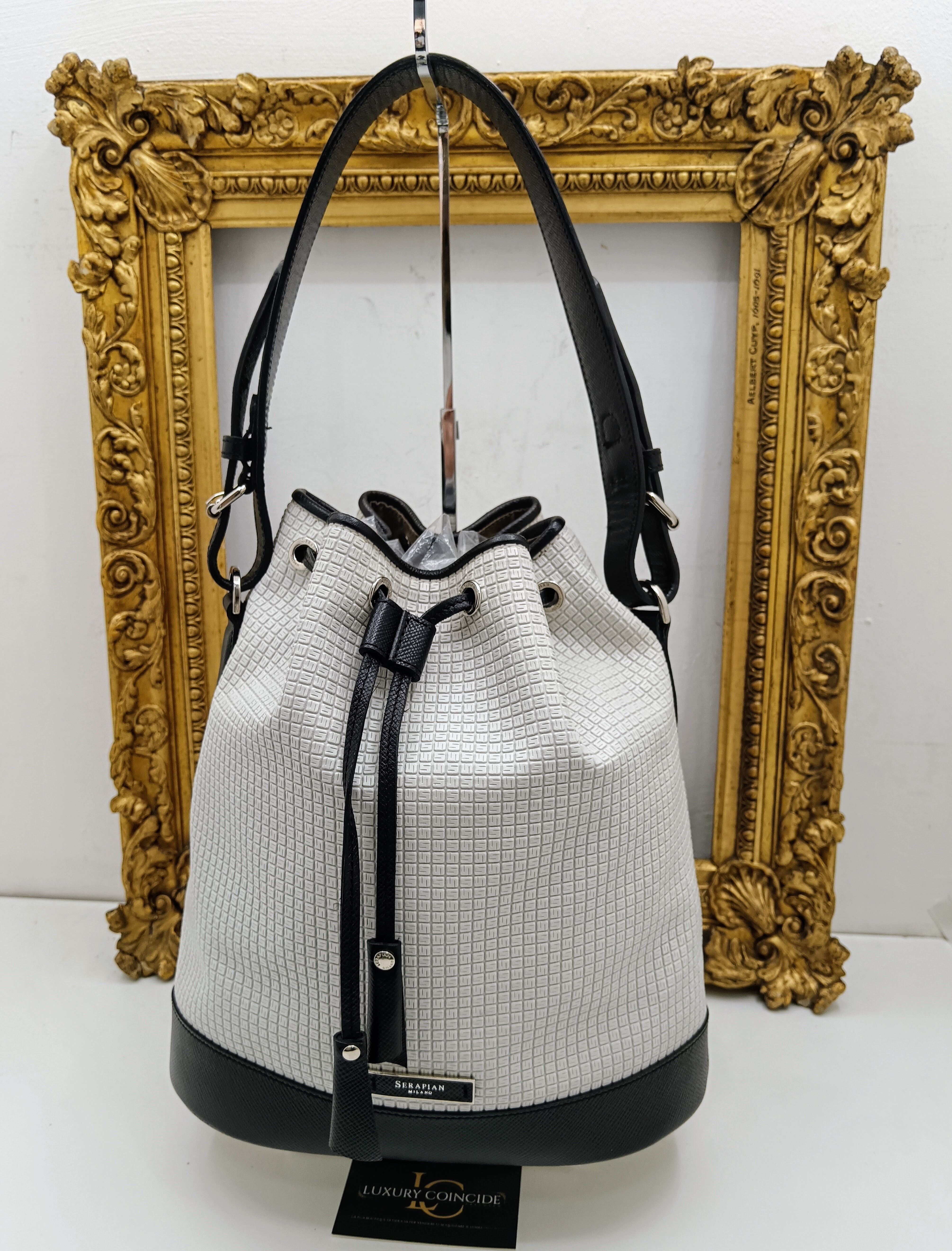 Serapian -Secchiello “Stephan” Borsa a spalla in canvas bianco e pelle nera