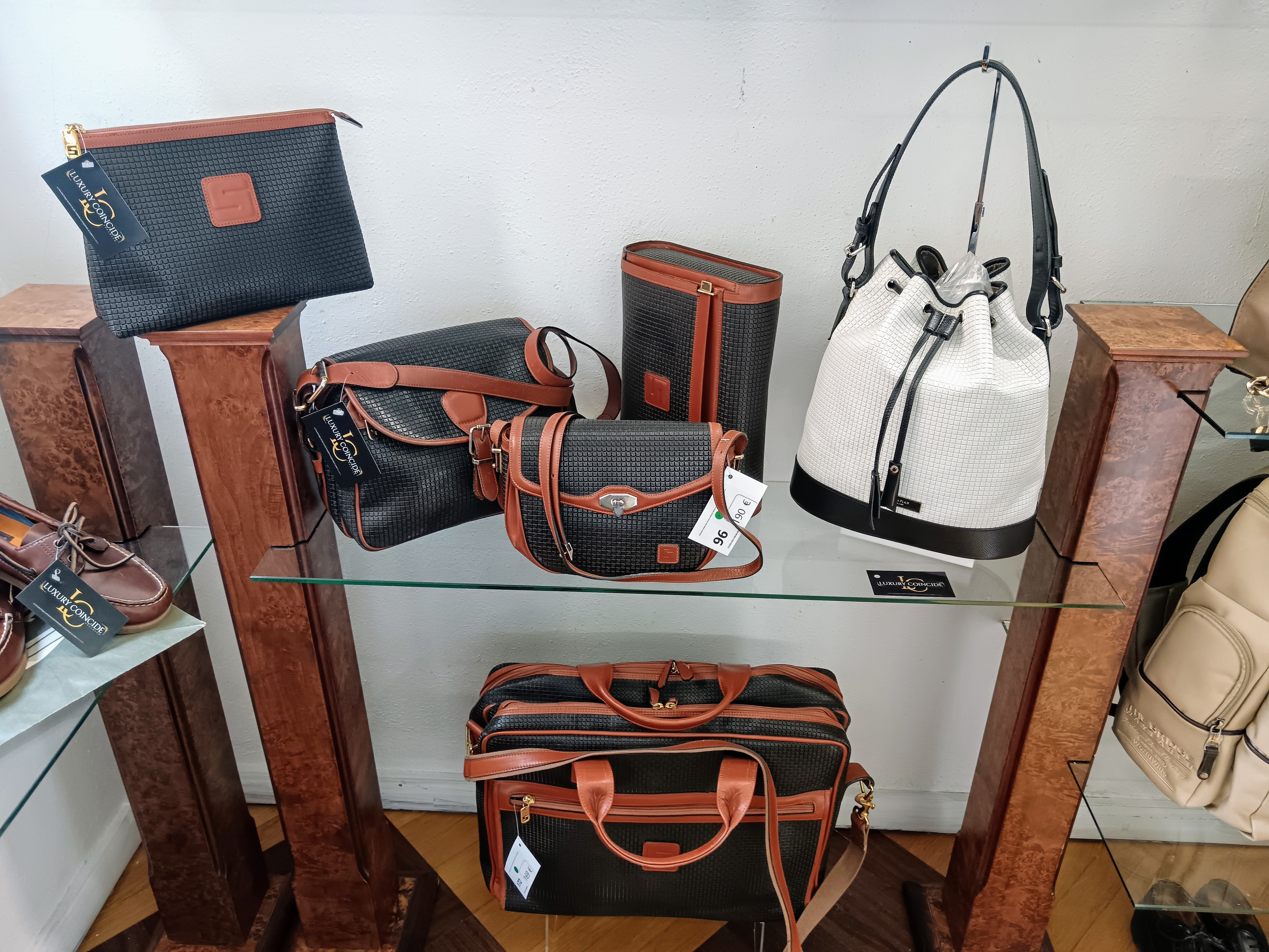 Serapian -Secchiello “Stephan” Borsa a spalla in canvas bianco e pelle nera