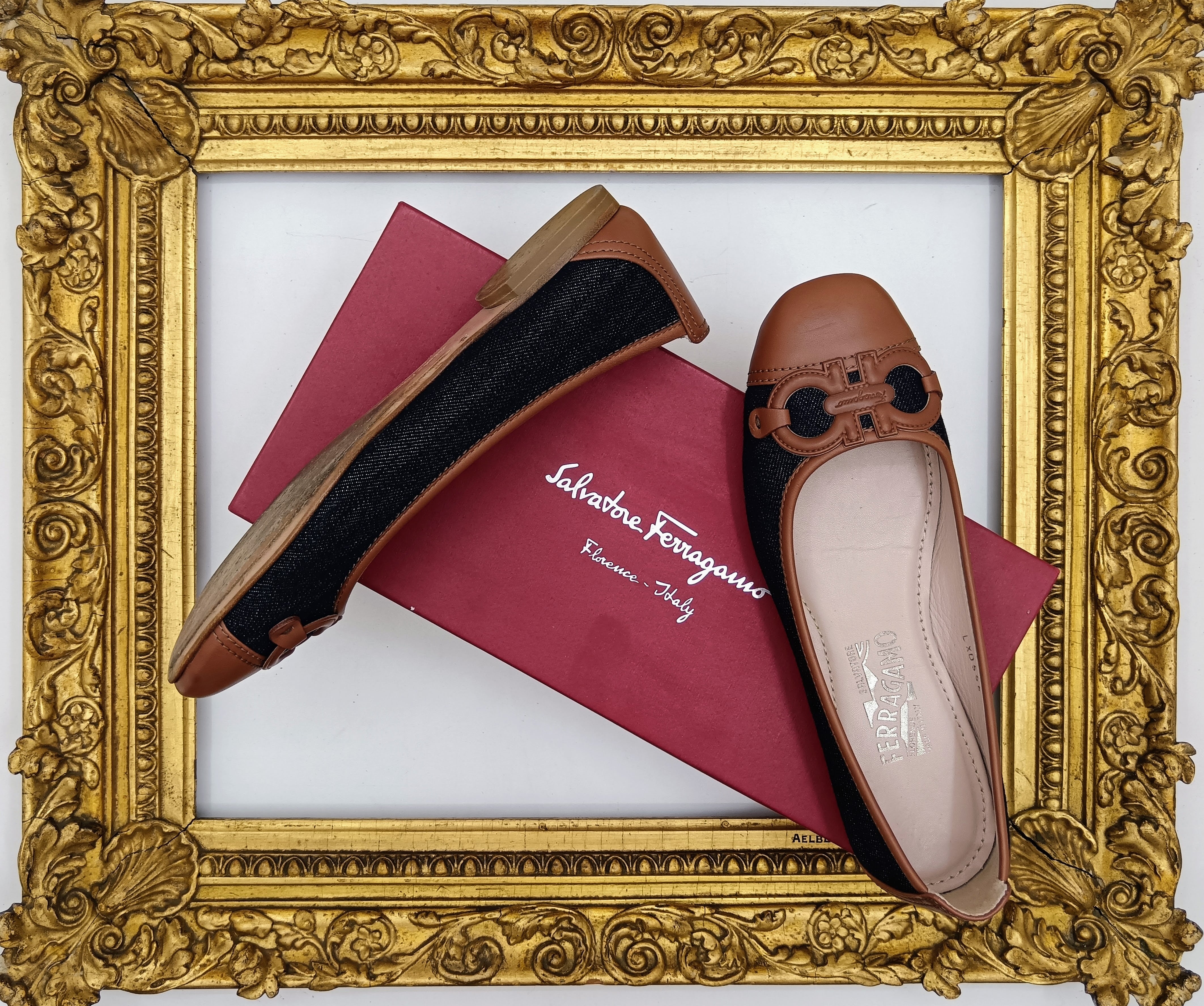 Salvatore Ferragamo – Ballerine Big Logo in Denim e Pelle Cognac – Full Set