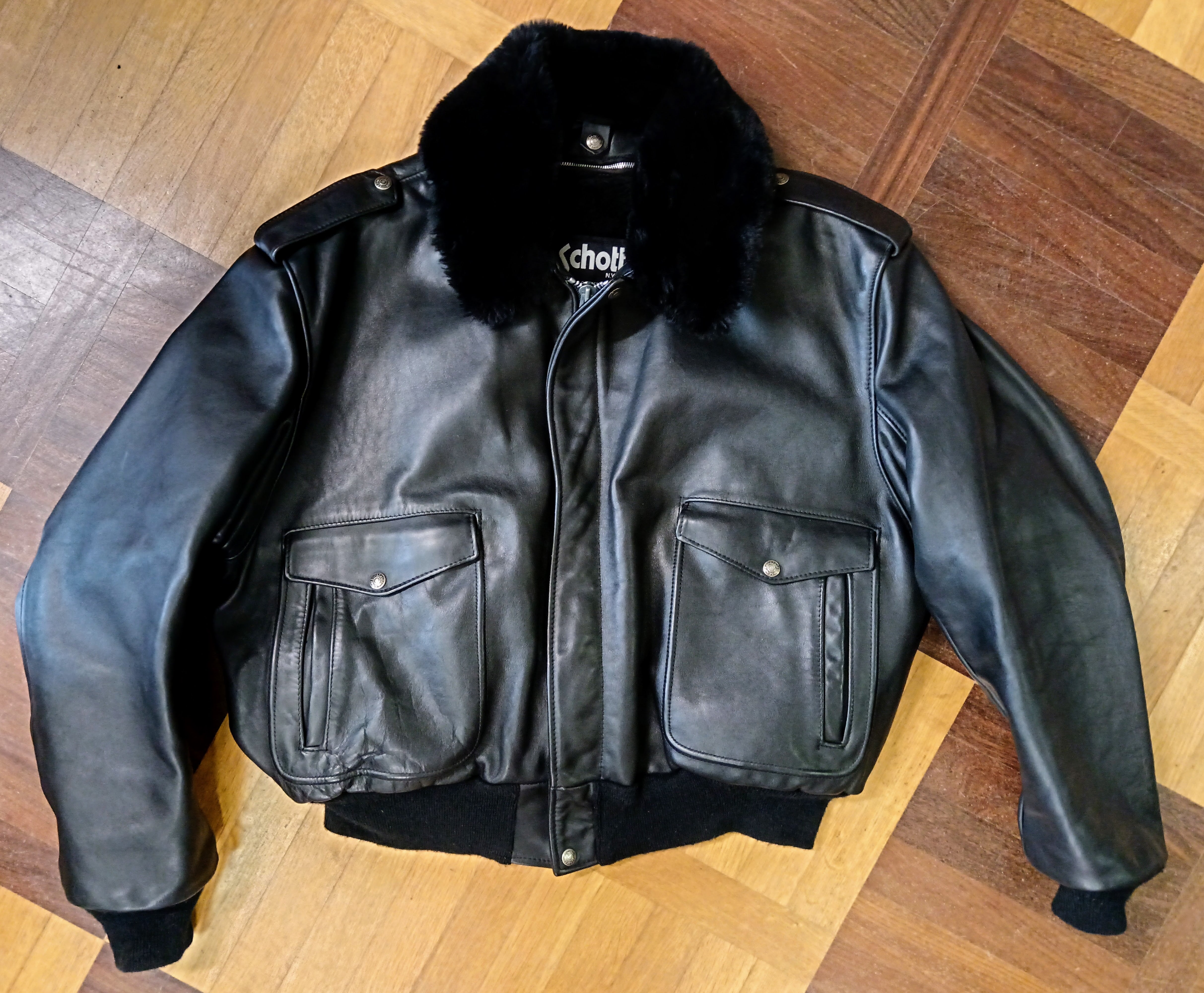 Schott N.Y.C. – Giubbotto Pelle Nero con Pelo Oversize Made in USA