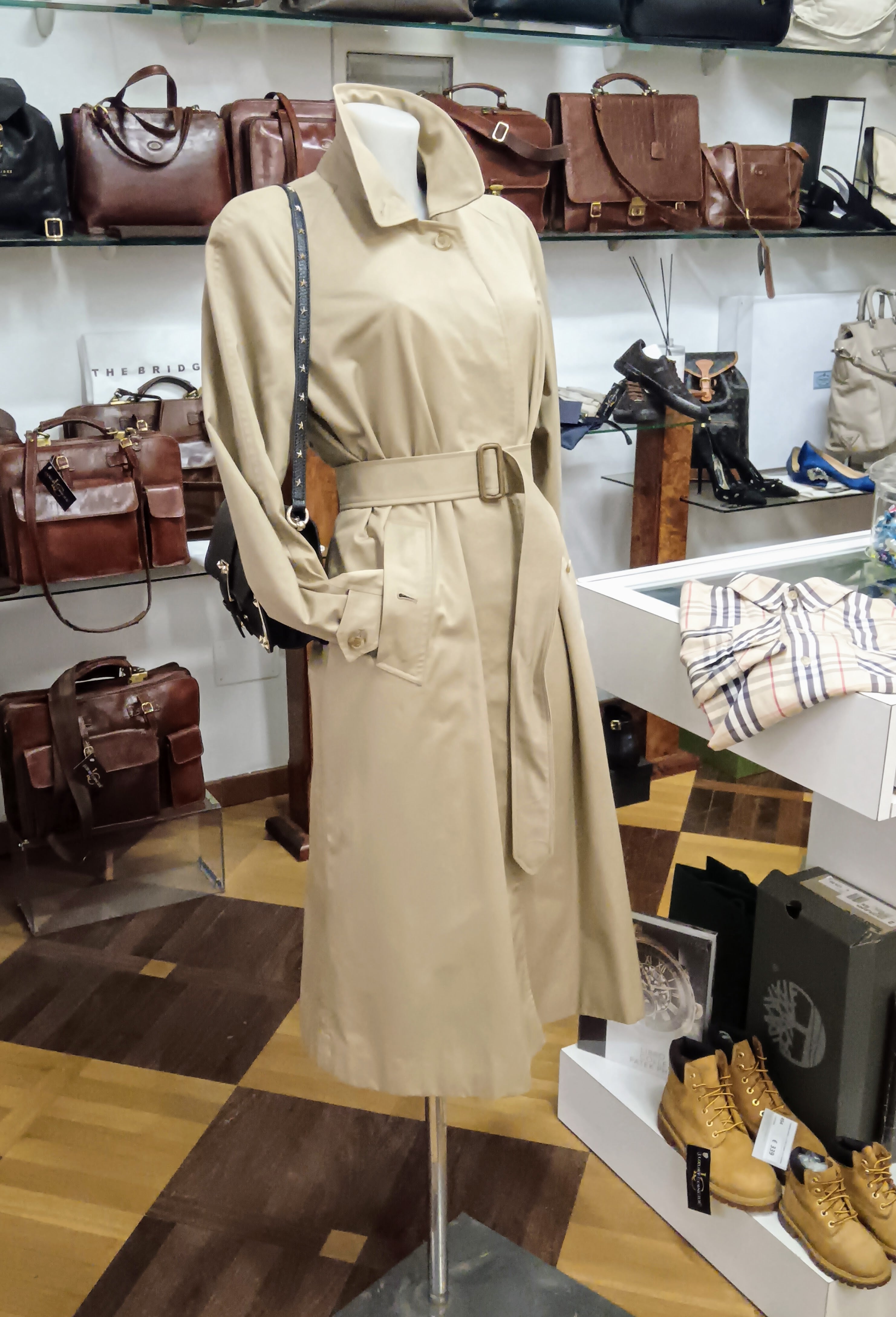 Burberry - Trench in cotone Beige con cintura
