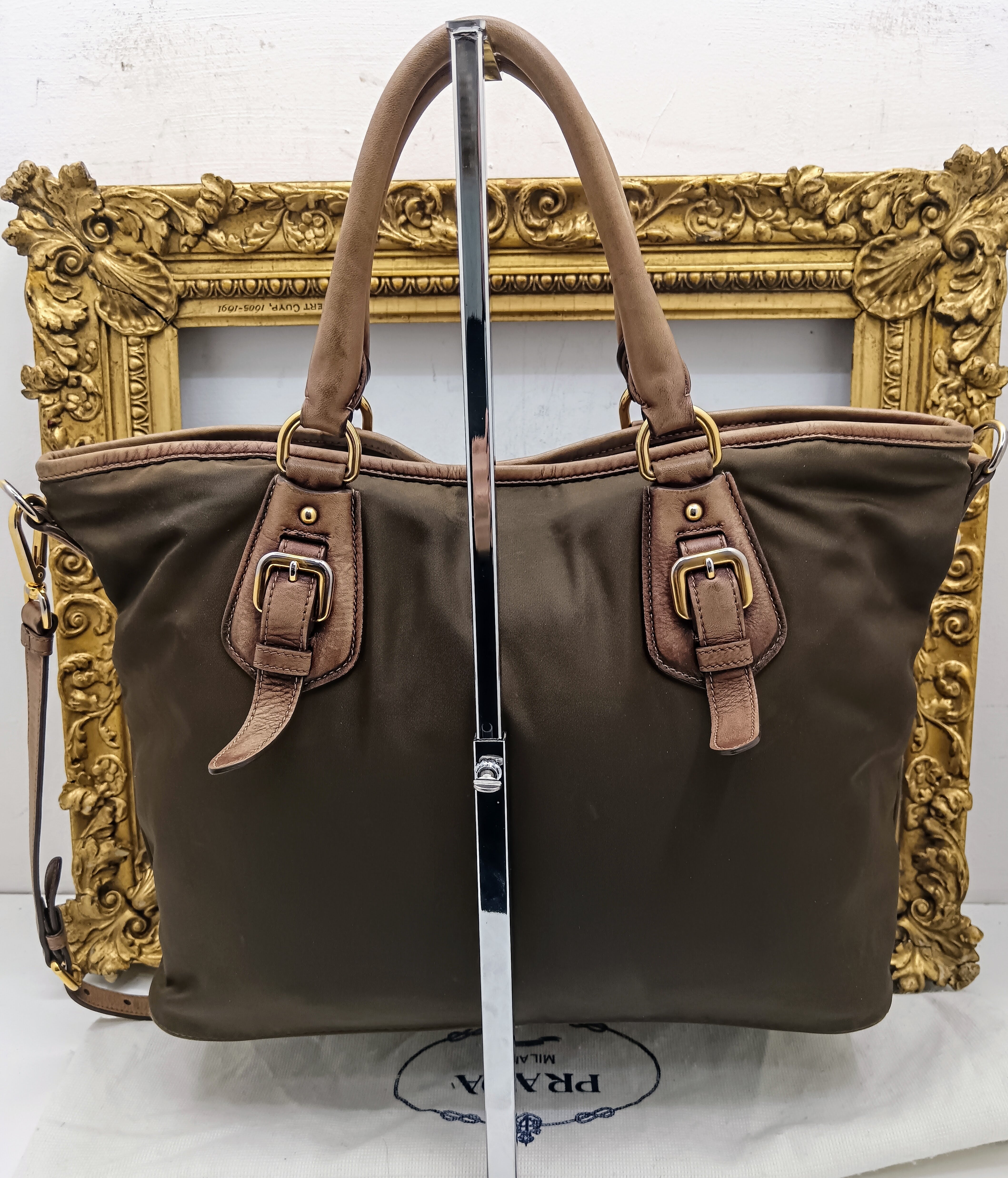 Prada – Borsa Shopper Media Nylon Marrone e Pelle Nocciola