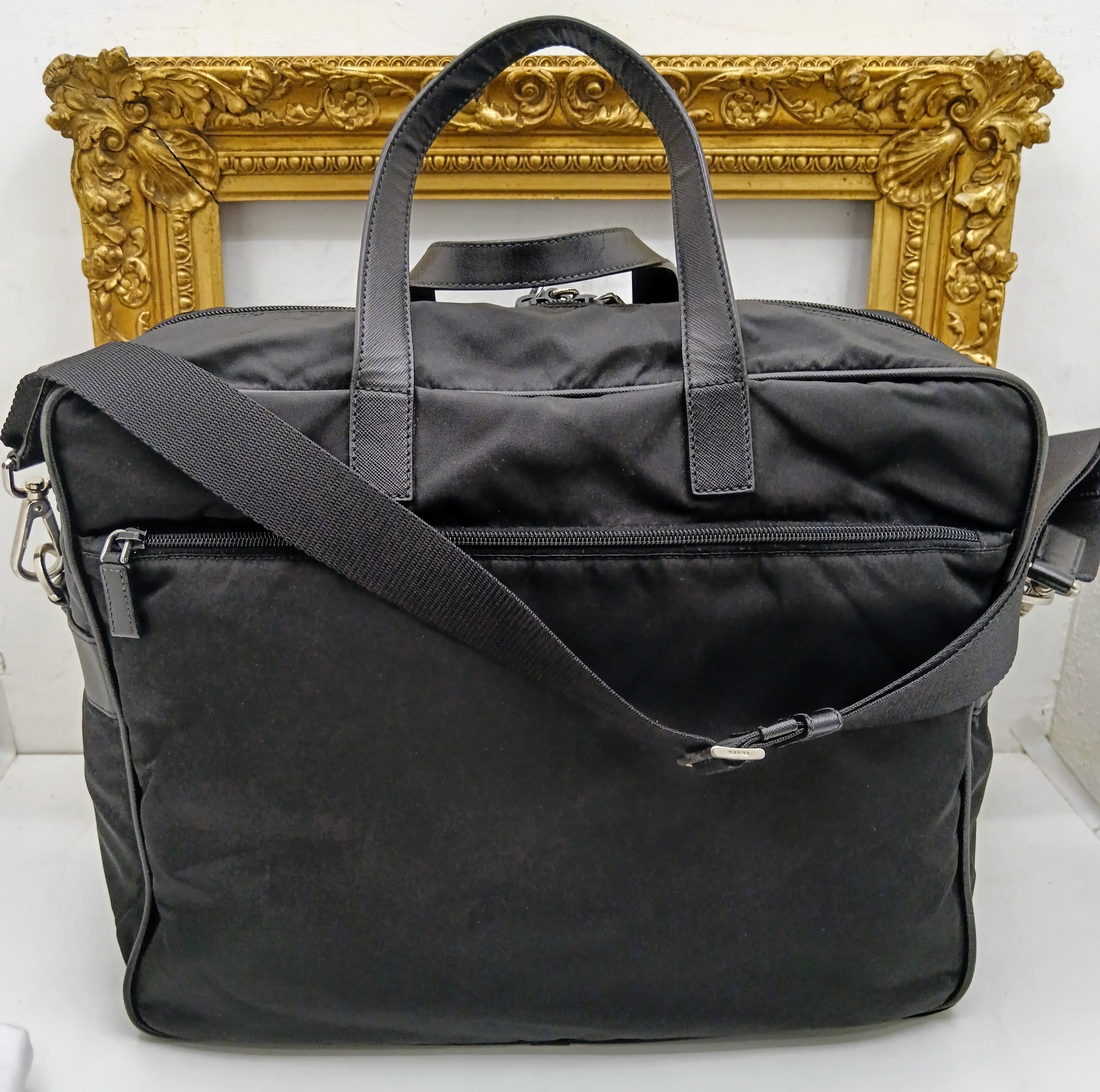 Prada – Cartella Avietta Pilotina Re-Nylon e Pelle Saffiano Nera