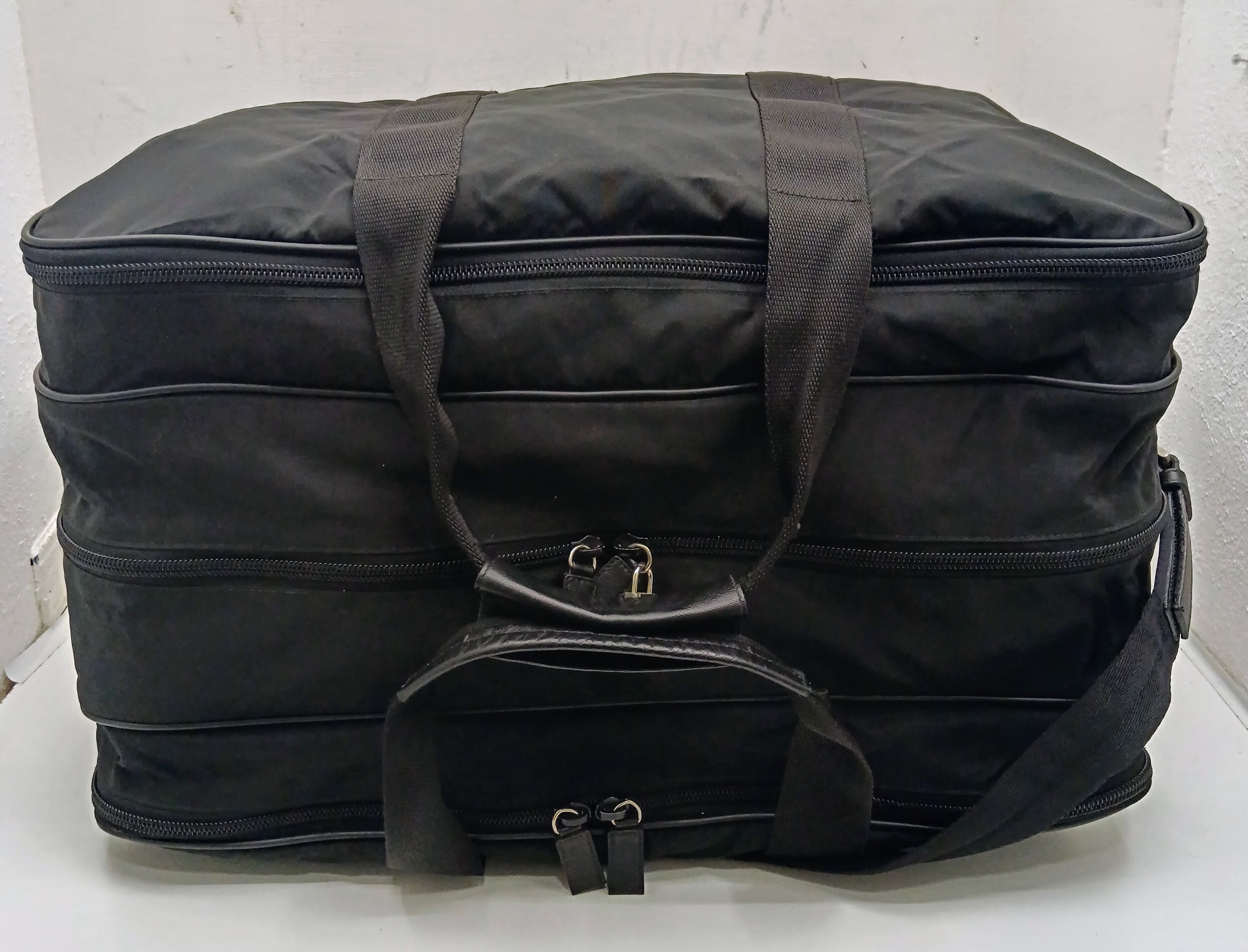 Prada - Borsone da Viaggio/Valigia a Tracolla 3 Scomparti Nylon Nero