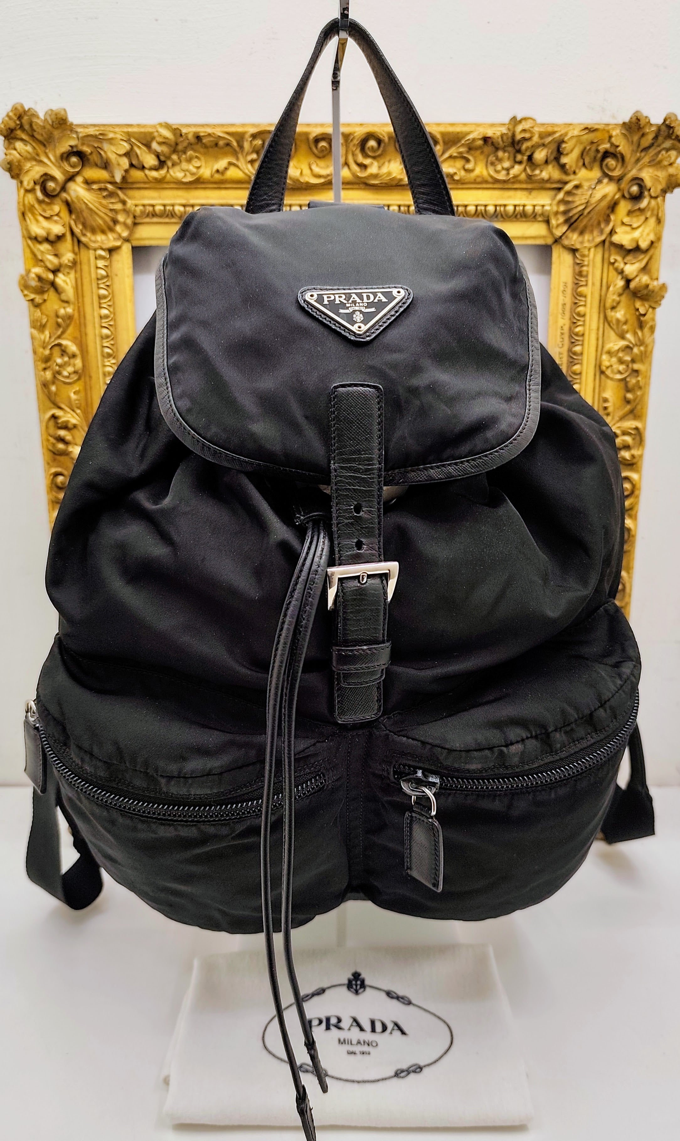 Prada – Zaino Grande in Nylon e Pelle Saffiano Nero Semirigido