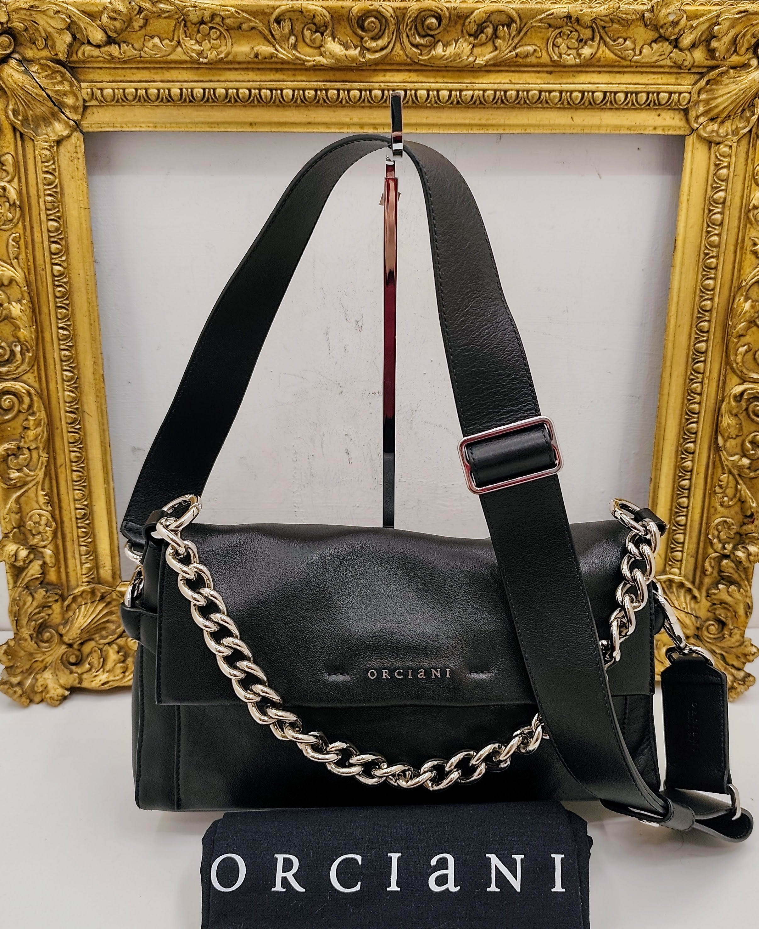 Orciani – Missy Longuette Soft Borsa a Spalla Pelle Nera con Catena e Tracolla