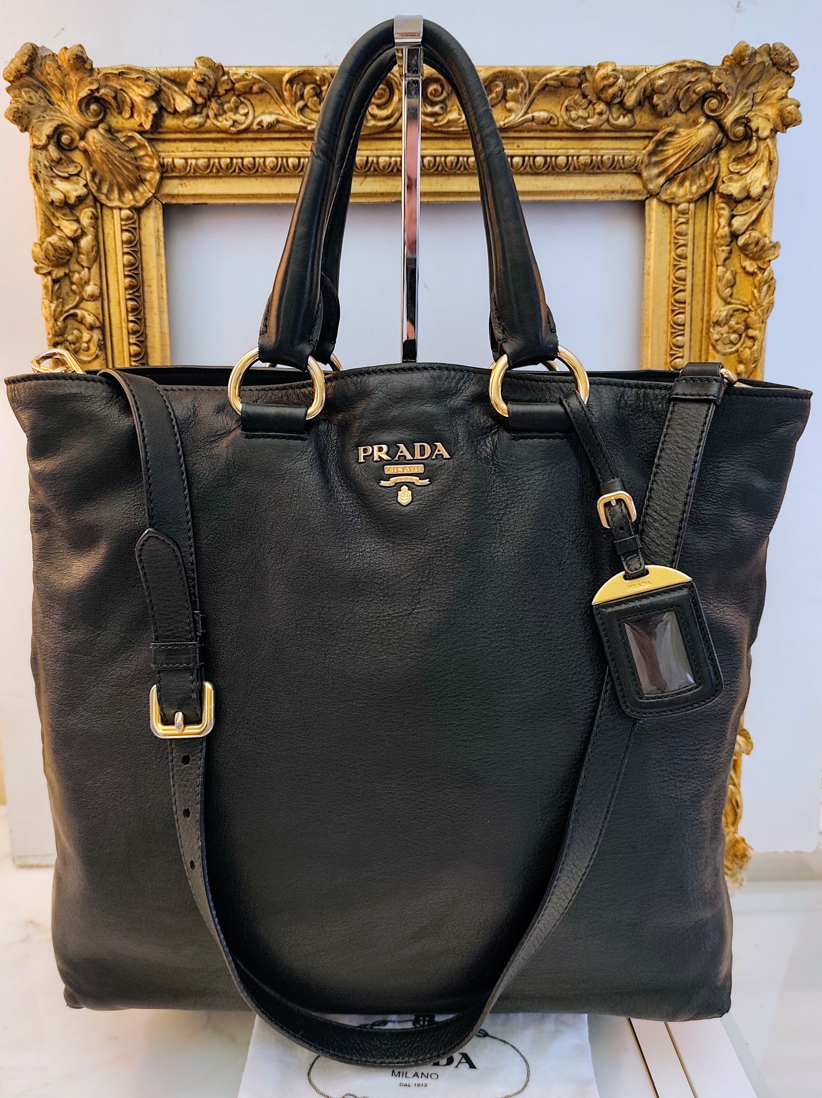 Prada - Shopper a spalla in Pelle Spazzolata Nera con tracolla