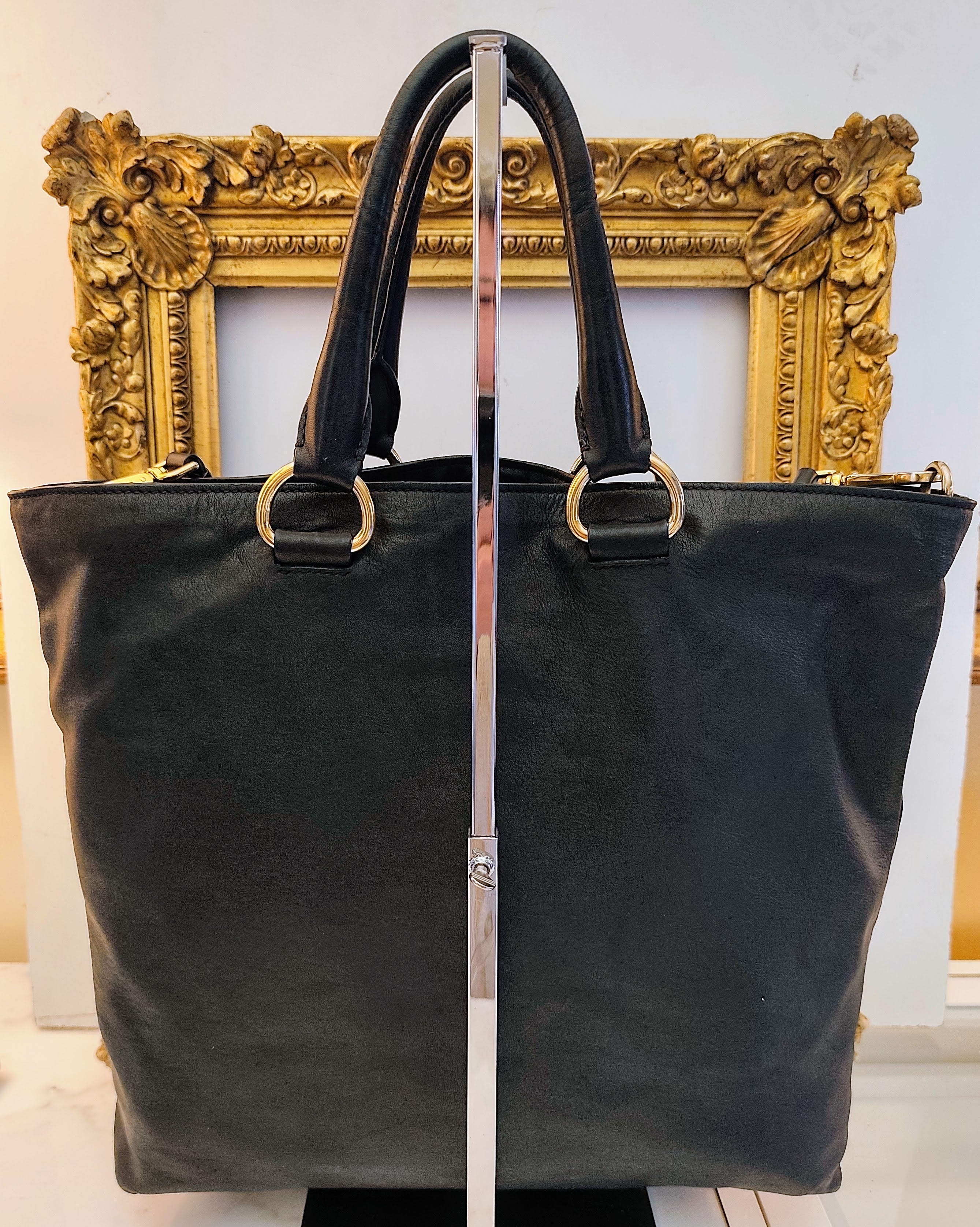 Prada - Shopper a spalla in Pelle Spazzolata Nera con tracolla