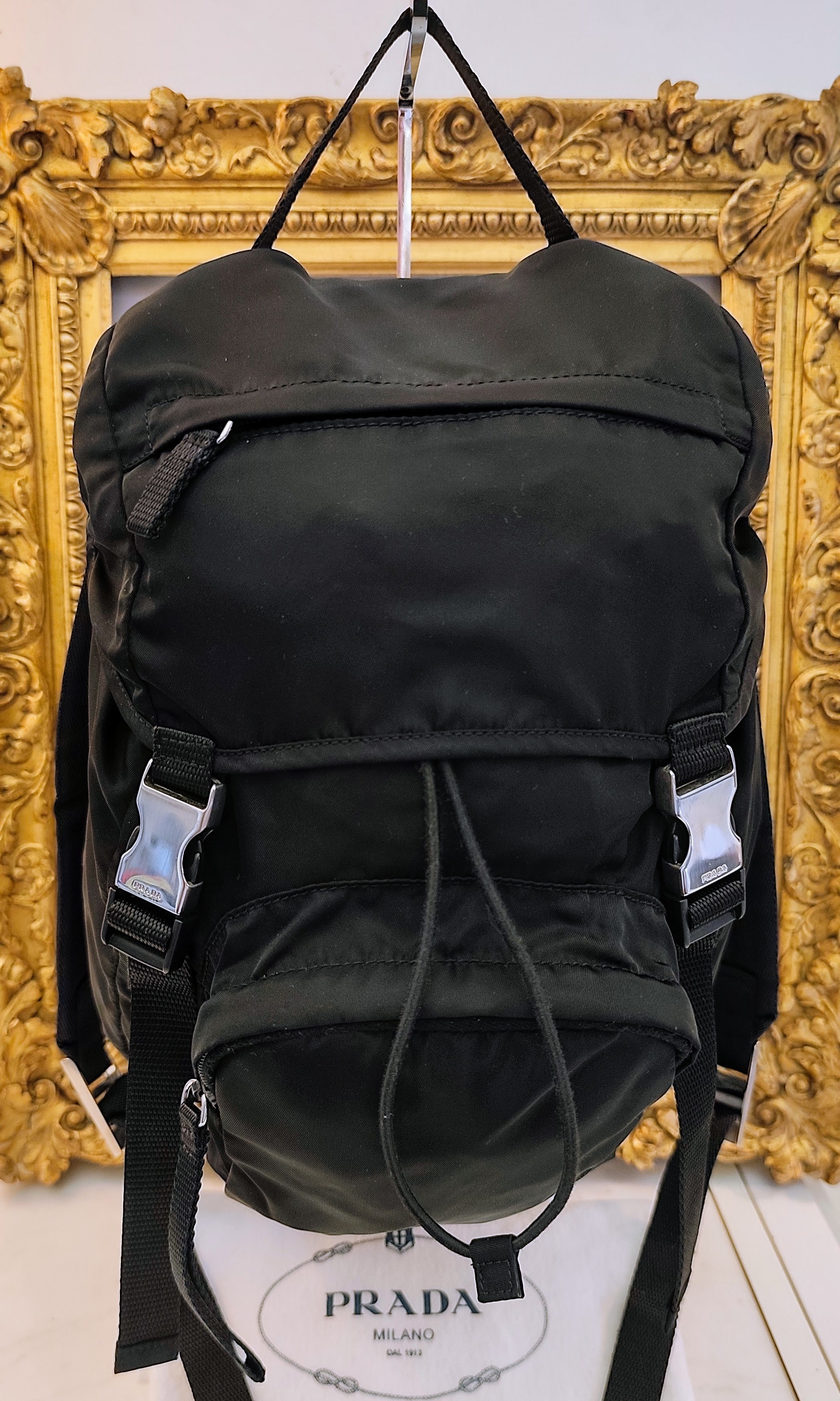 PRADA – Zaino Compatto Unisex Re-Nylon Nero Mod.nuovo