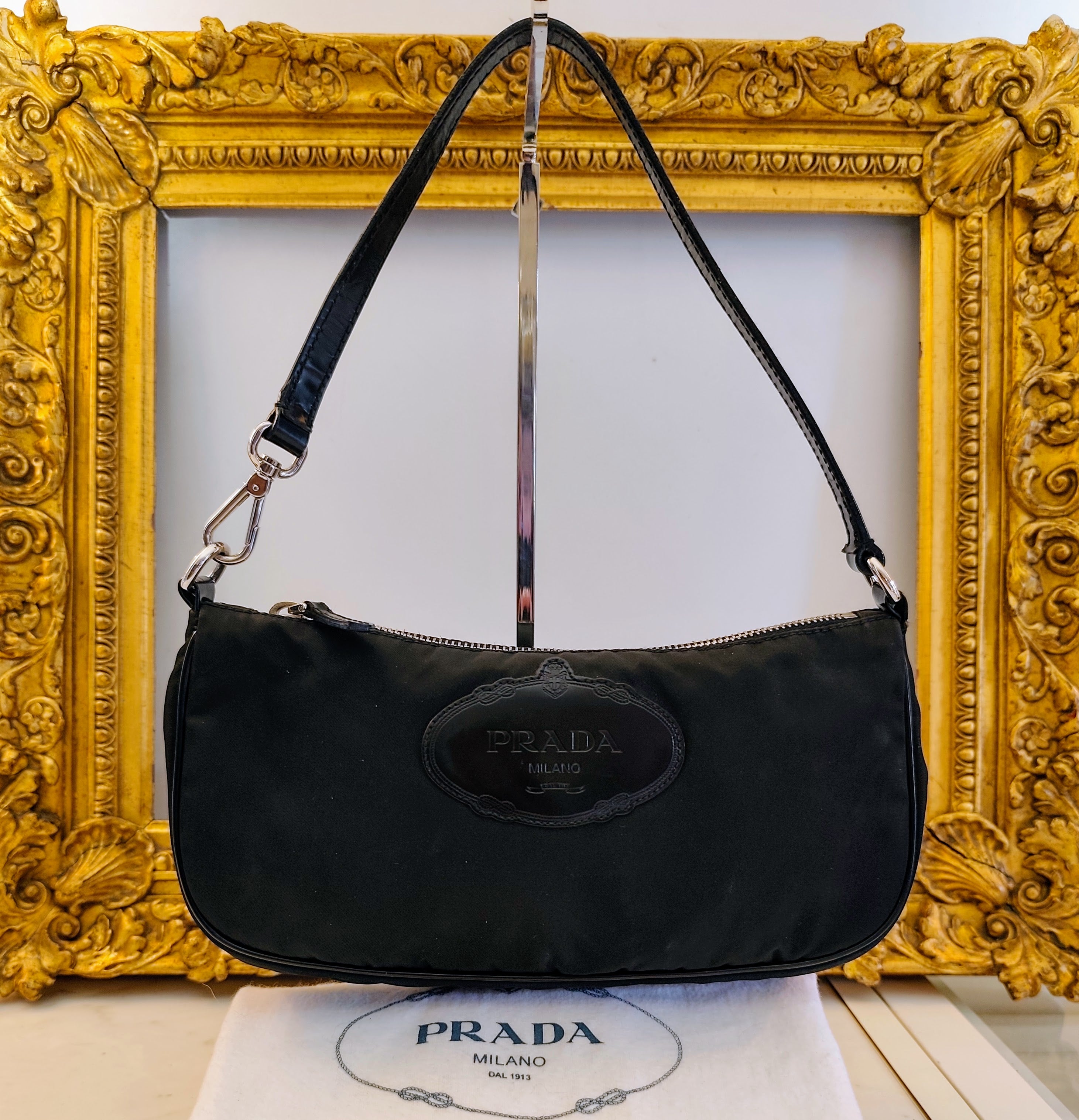 Prada – Mini Borsa a Spalla in Re-Nylon Nero Logo Jacquard