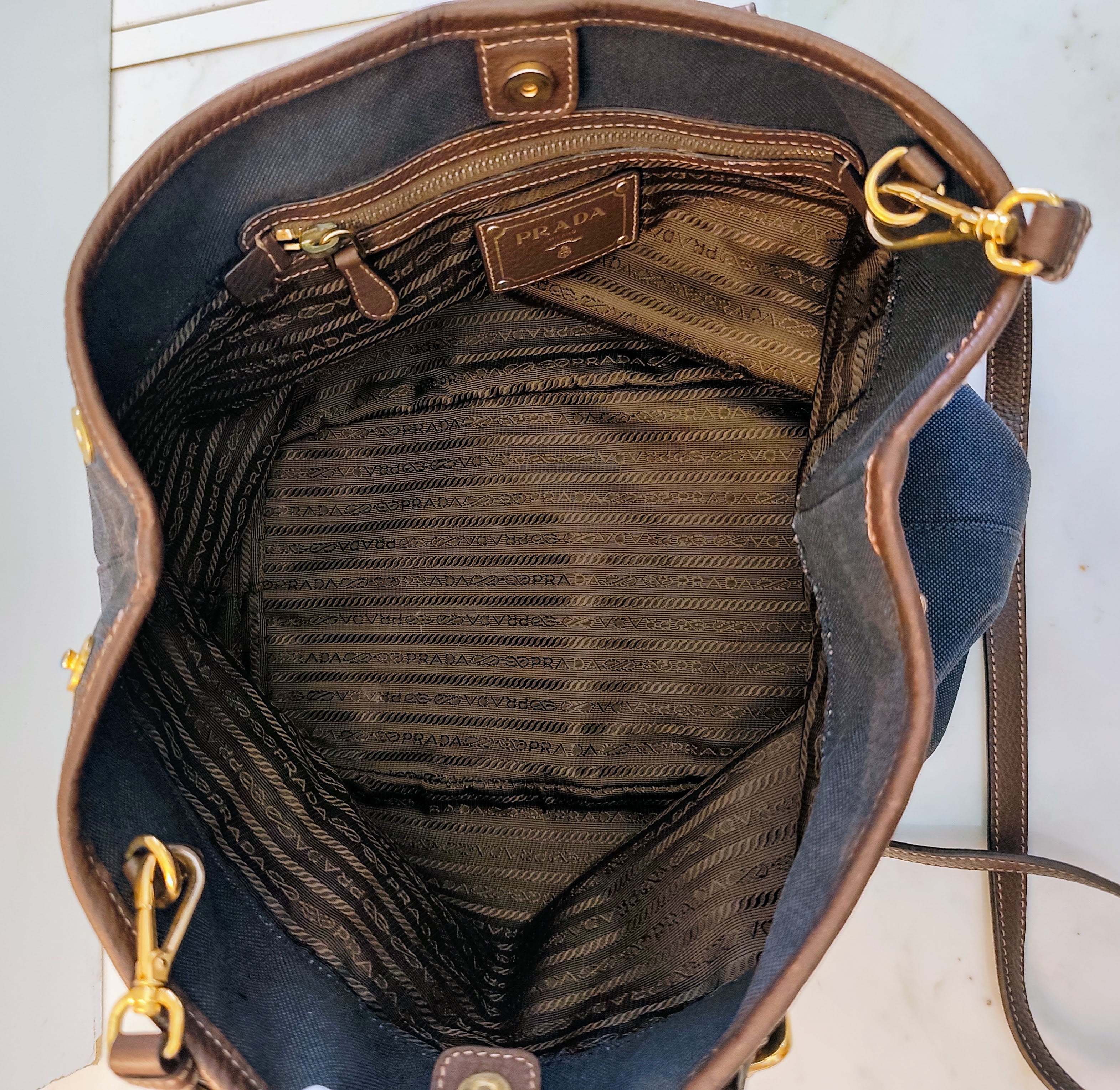 Prada – Tote Bag Media Logo Jacquard Tessuto Denim e inserti in Pelle