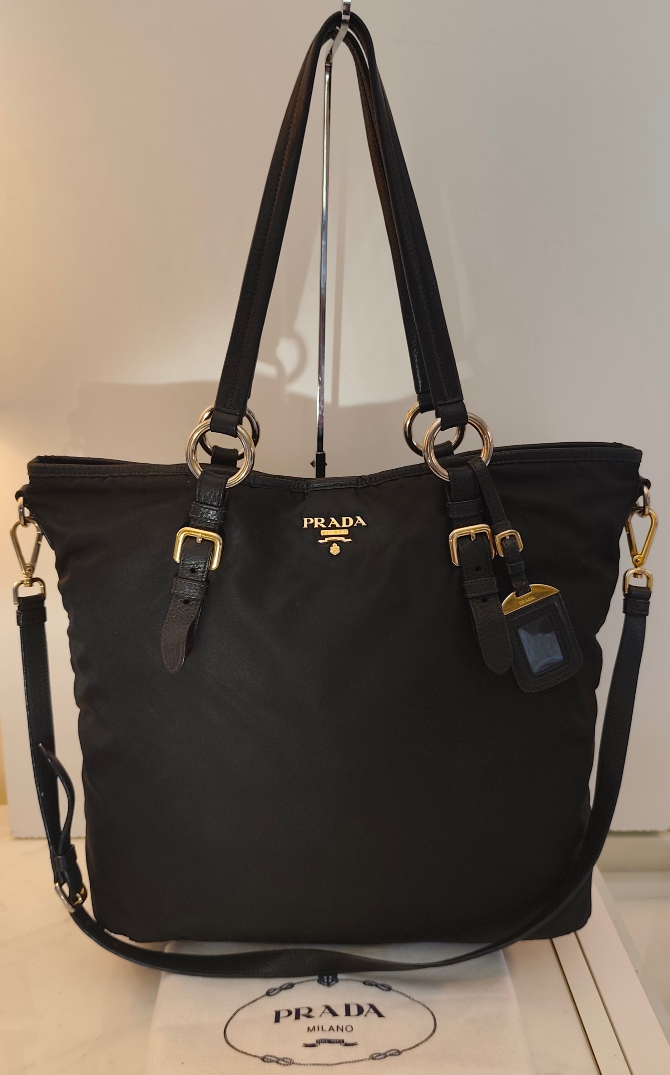 Prada – Shopper Tote Bag in Nylon e Pelle Nera