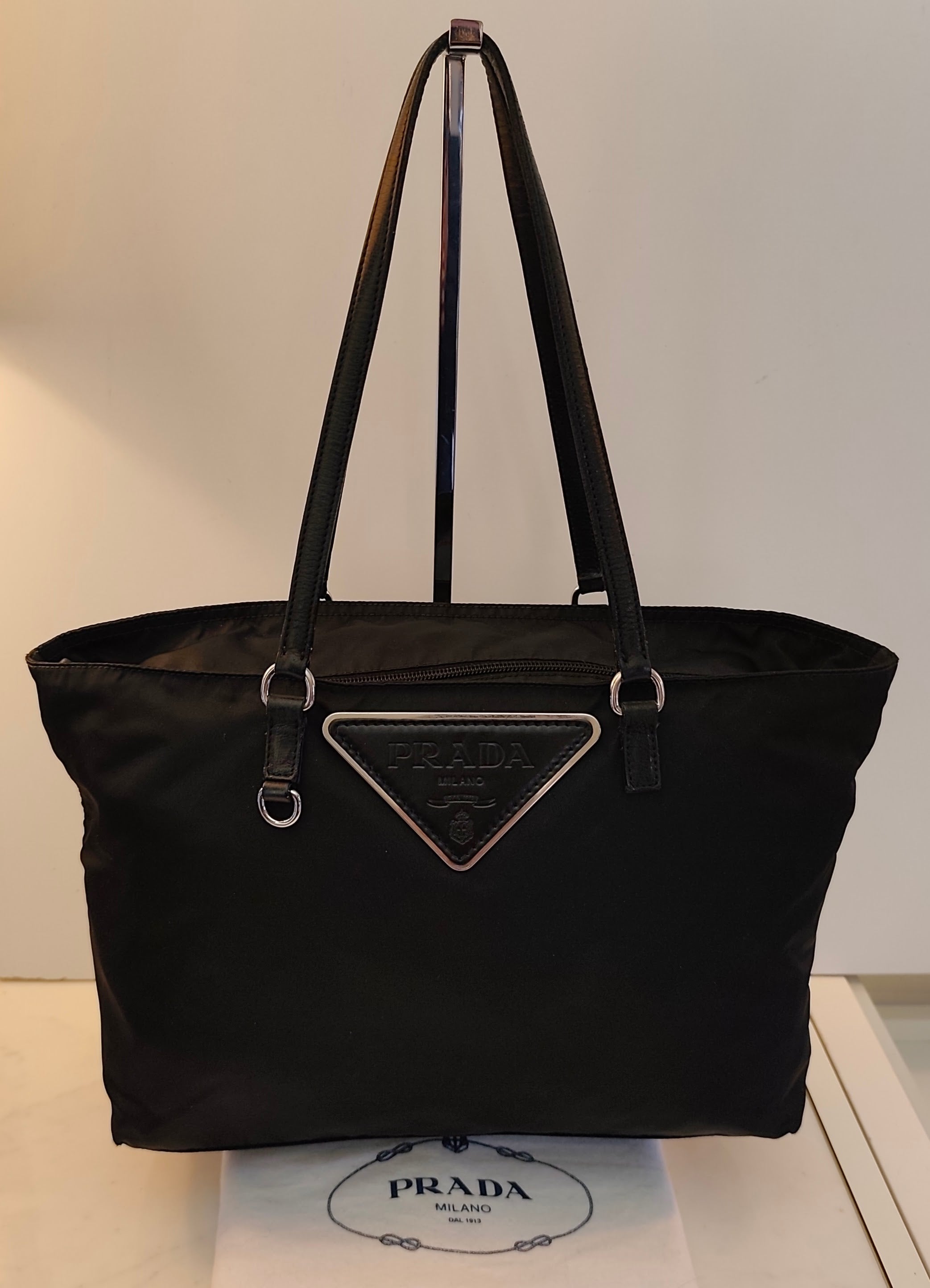 Prada - Tote Bag Re-Nylon Nero Logo Gigante in Pelle