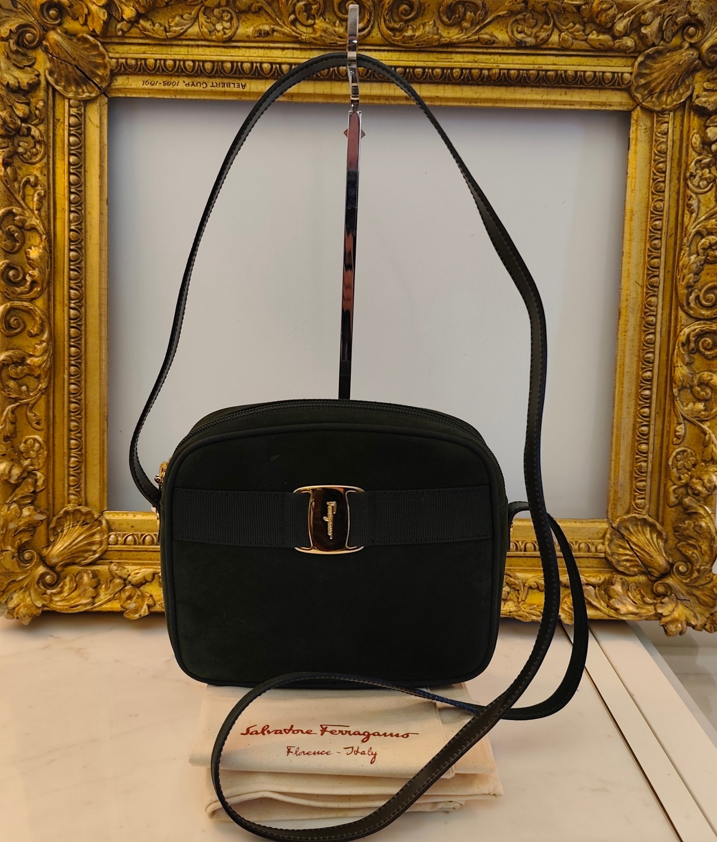 Ferragamo - Borsa a Tracolla “VARA” Camera Bag Camoscio Verde Bosco