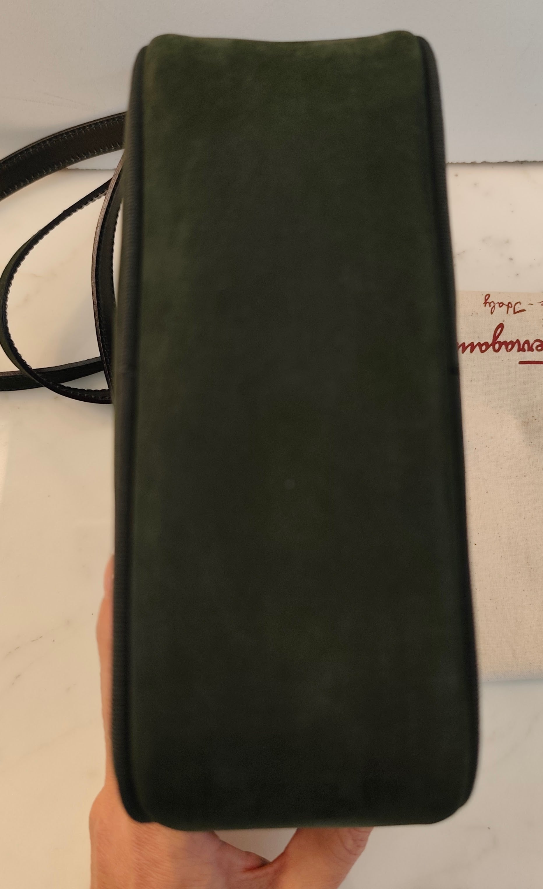 Ferragamo - Borsa a Tracolla “VARA” Camera Bag Camoscio Verde Bosco