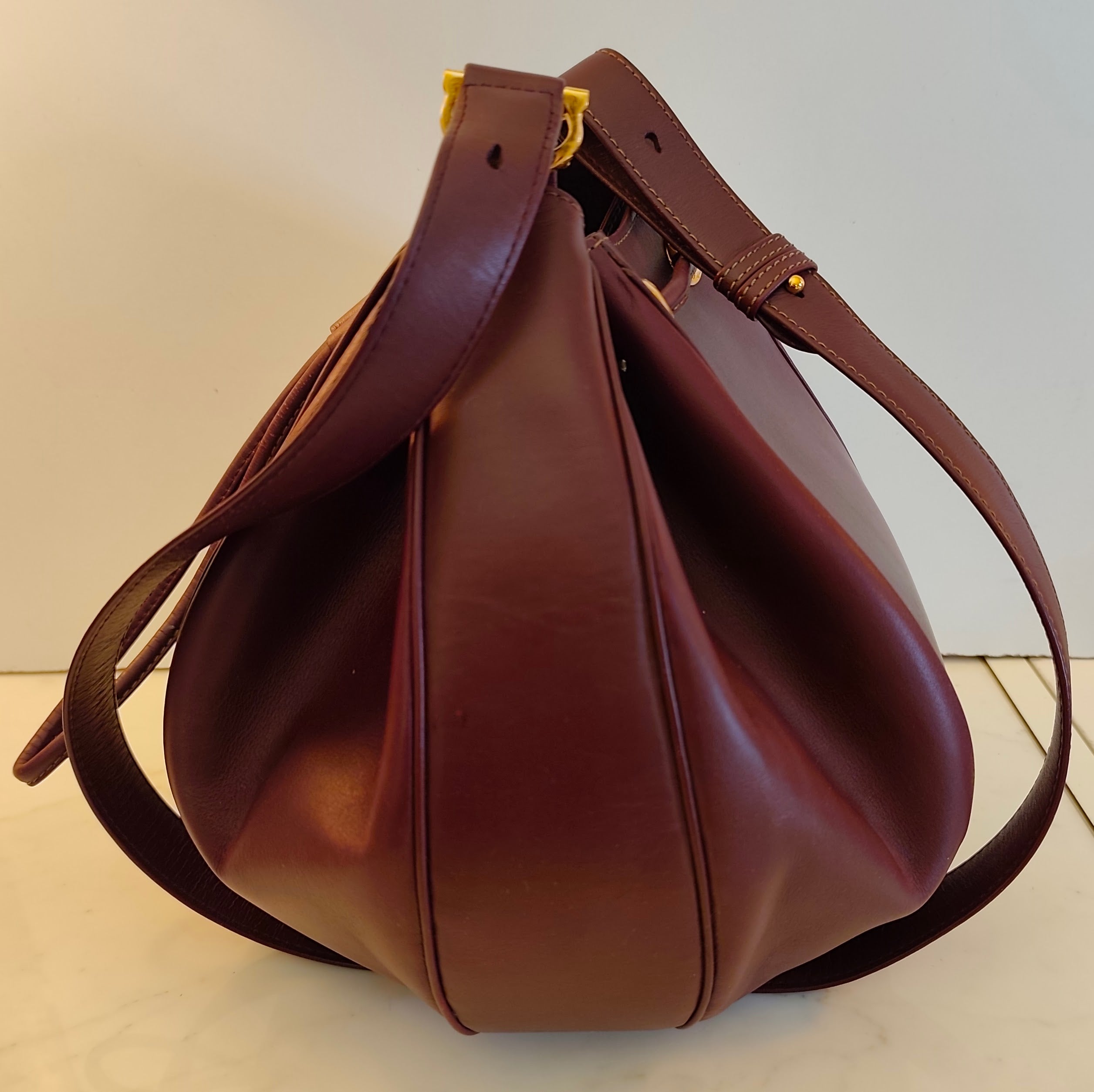 Cartier – Borsa Secchiello in Pelle Bordeaux