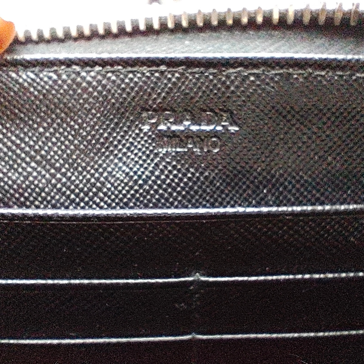Prada - Portafoglio Continental Zip All-round in Pelle Saffiano Nero