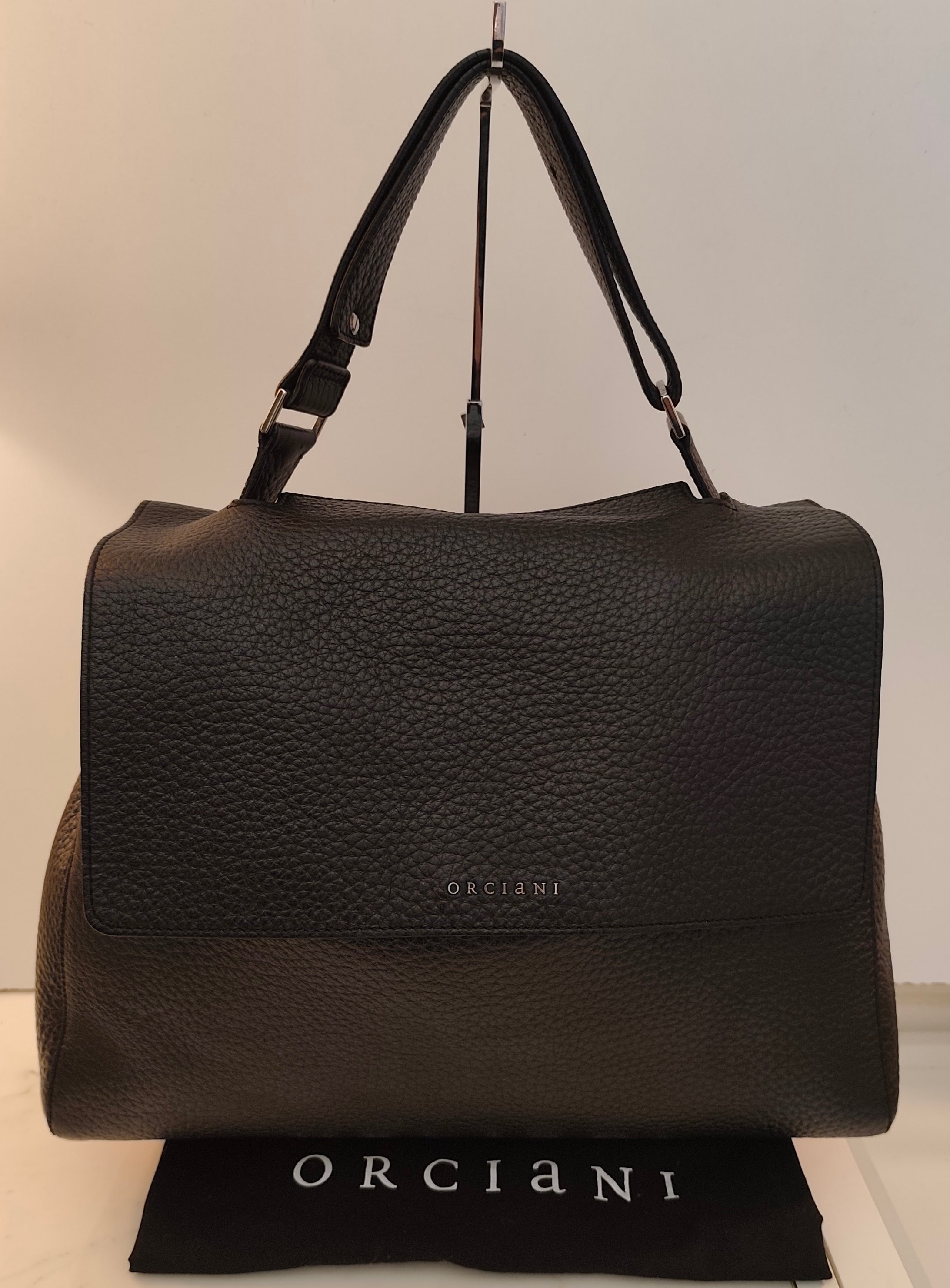ORCIANI - BORSA SVEVA SOFT GRANDE IN PELLE MARTELLATA NERA
