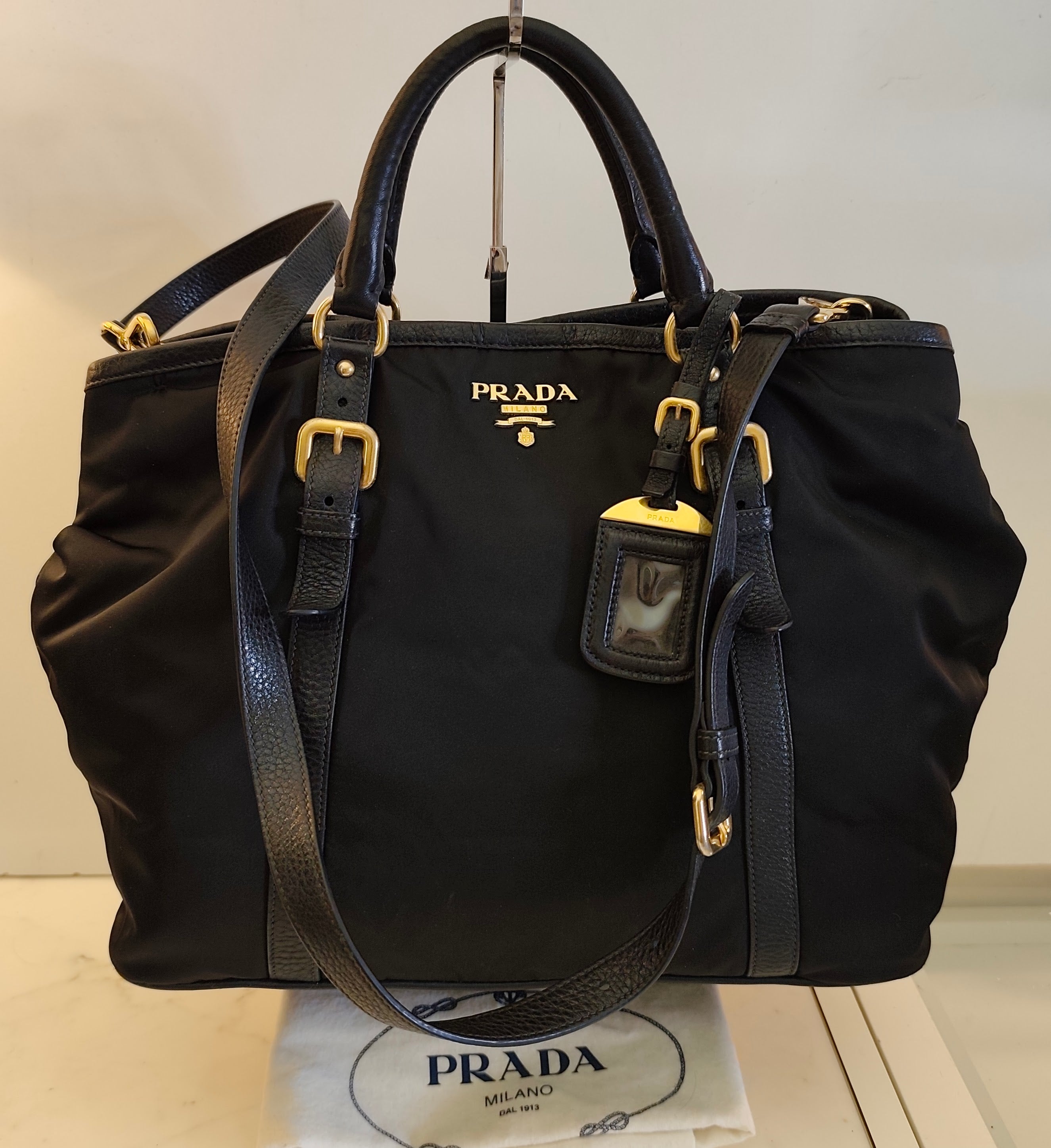 Prada - Shopper Tote Bag in Nylon e Pelle Nera