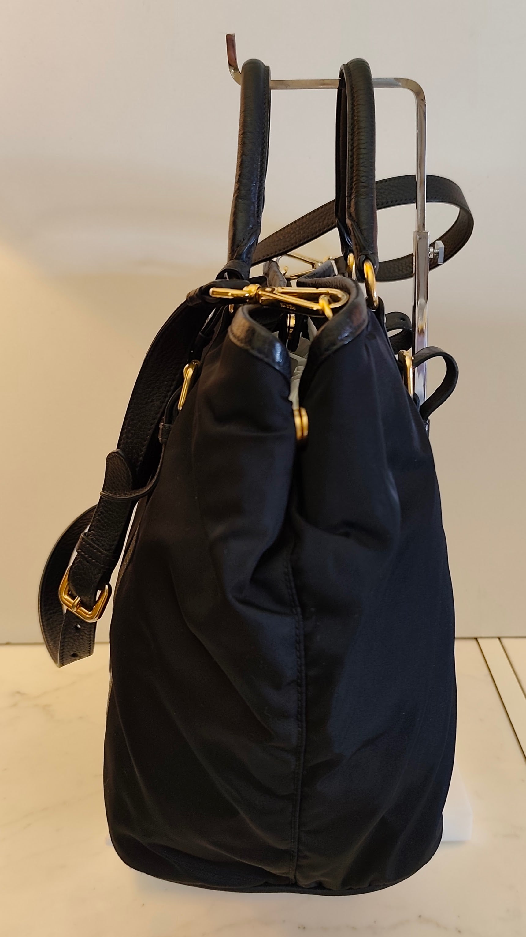 Prada - Shopper Tote Bag in Nylon e Pelle Nera