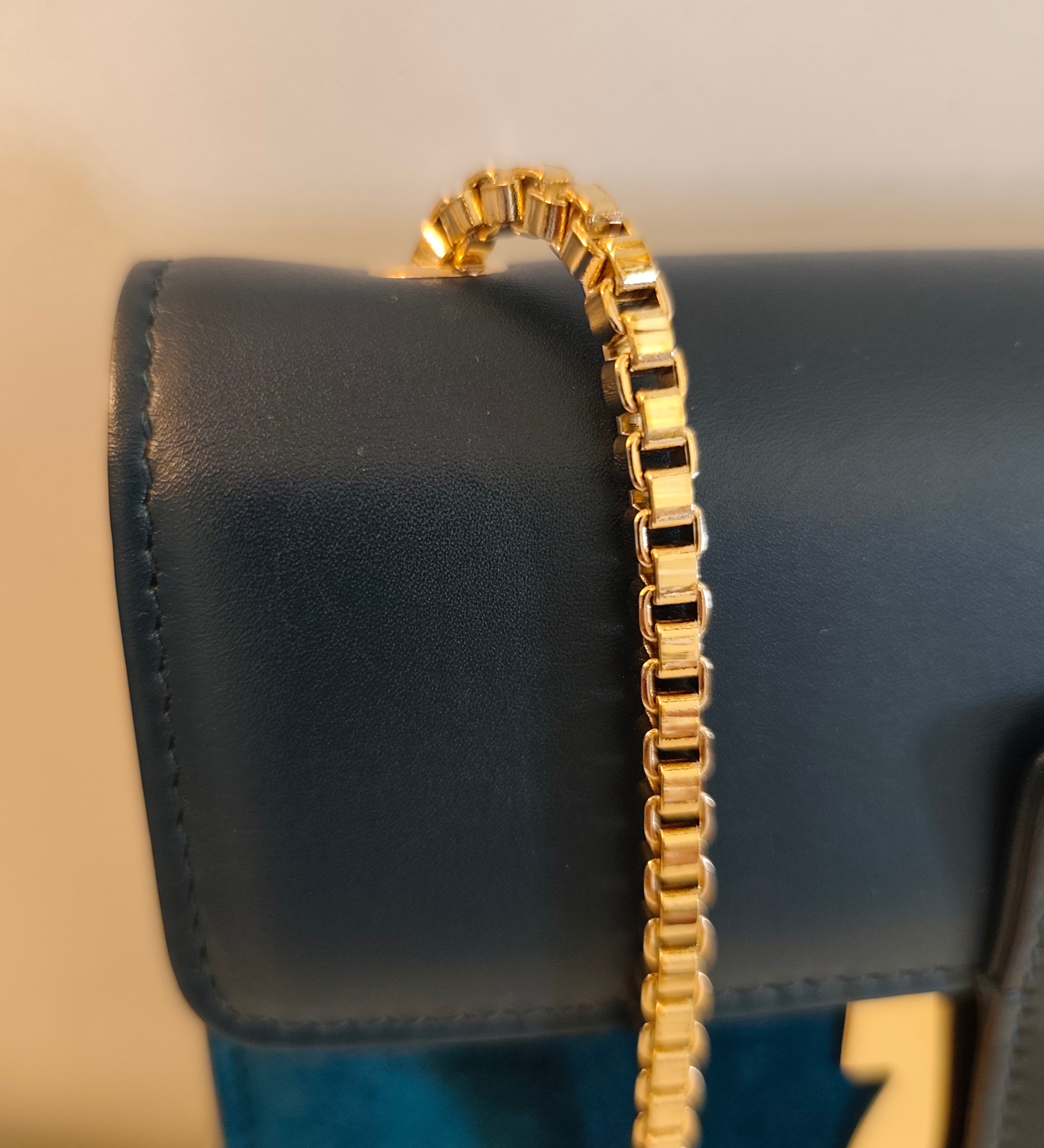 Salvatore Ferragamo – Borsetta “Thalia” in Pelle e Camoscio Ottanio