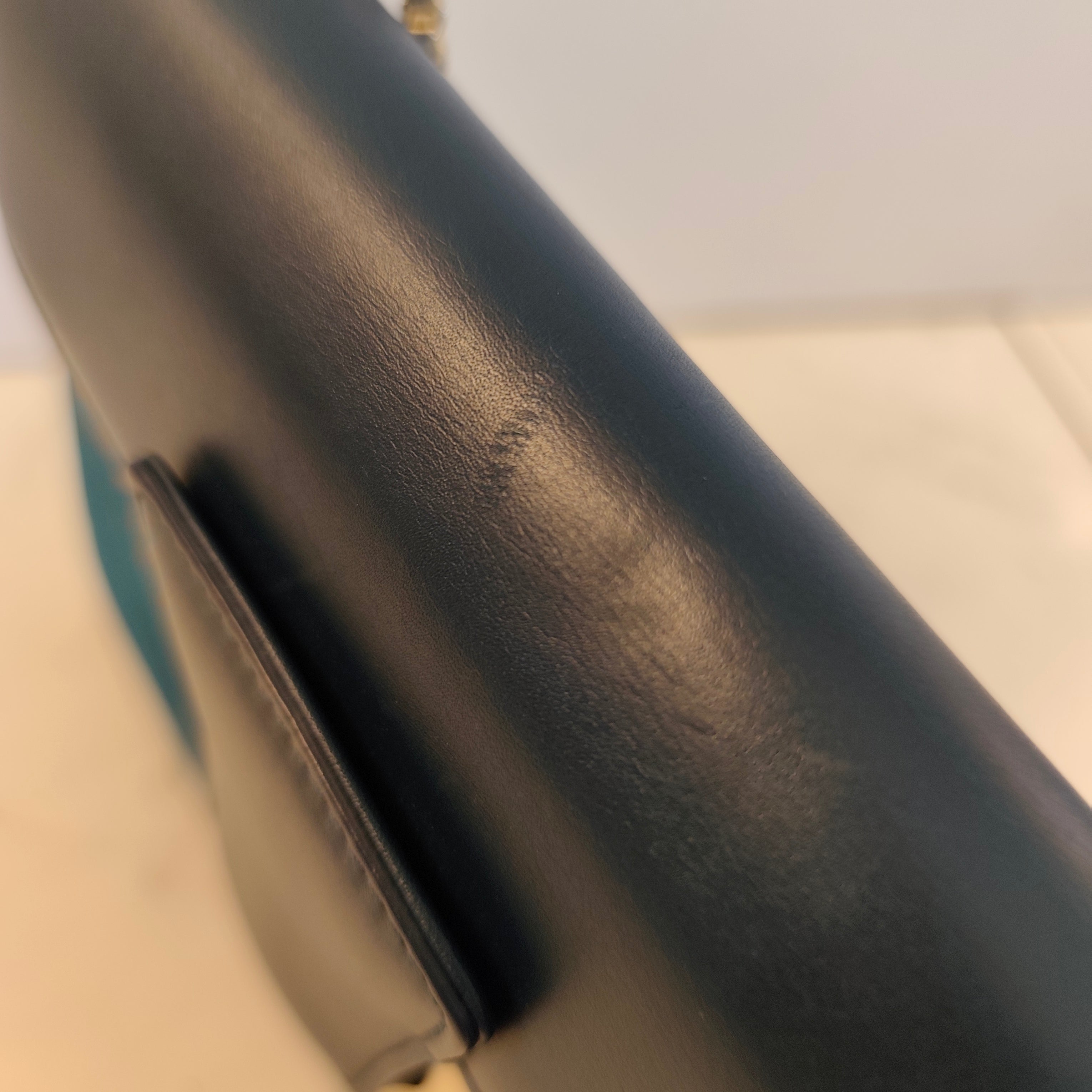 Salvatore Ferragamo – Borsetta “Thalia” in Pelle e Camoscio Ottanio