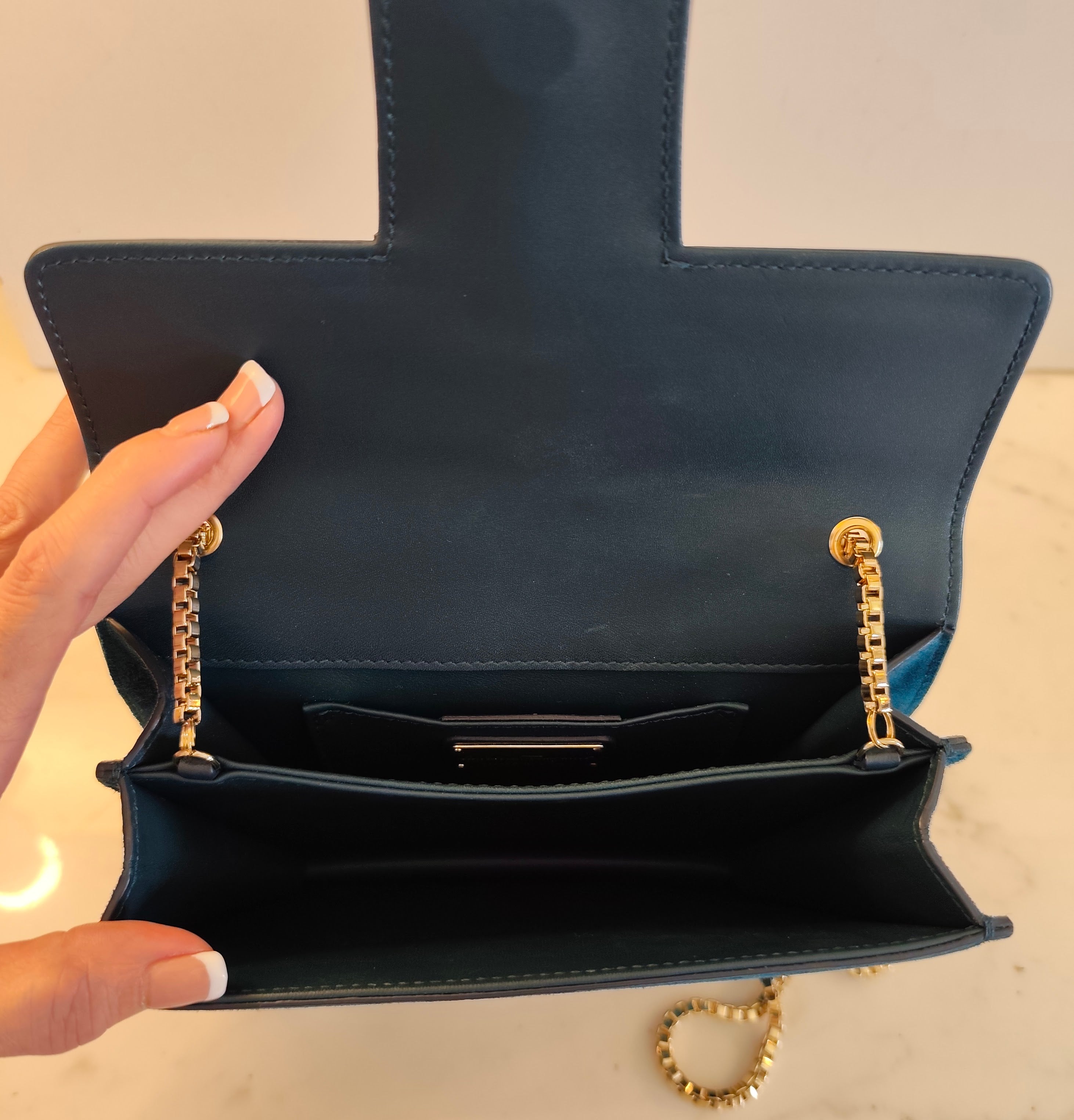 Salvatore Ferragamo – Borsetta “Thalia” in Pelle e Camoscio Ottanio