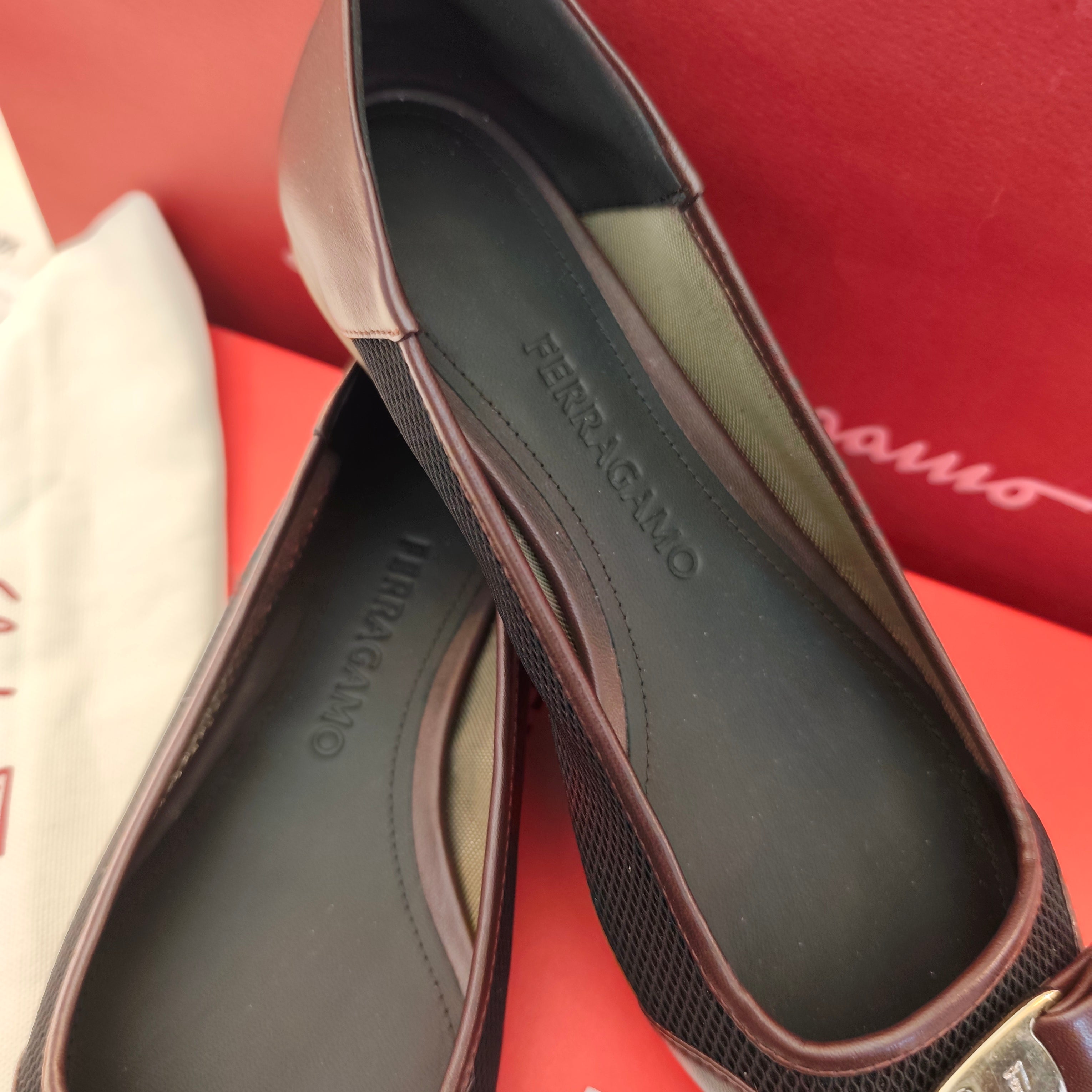 Salvatore Ferragamo Scarpe Ballerine Vara Pelle e Rete – Nuove Full Set